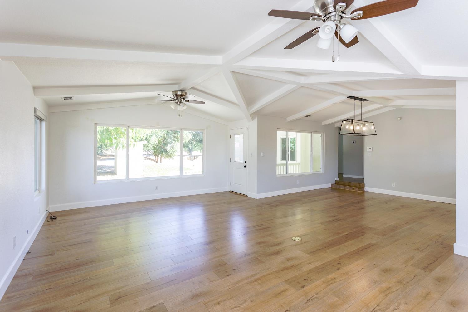 Oakdale, California, 95361, United States, 3 Bedrooms Bedrooms, ,2 BathroomsBathrooms,Residential,For Sale,1982799