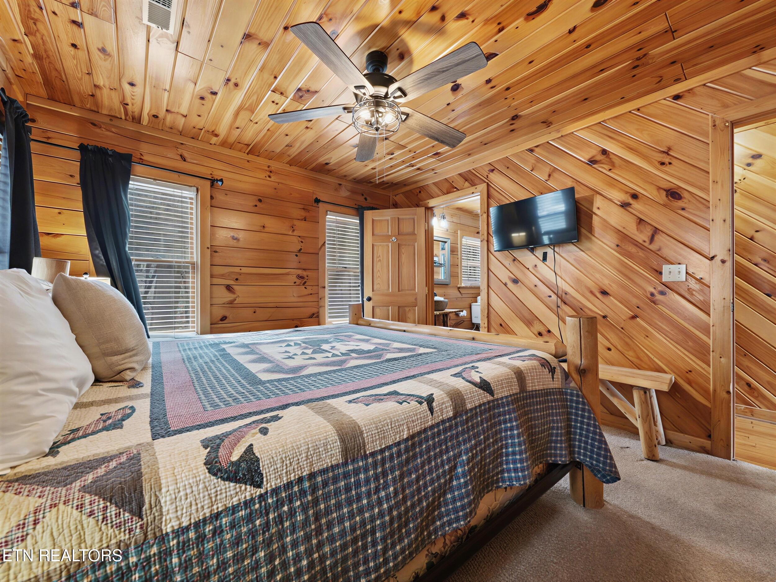 Sevierville, Tennessee, 37862, United States, 2 Bedrooms Bedrooms, ,2 BathroomsBathrooms,Residential,For Sale,2027431