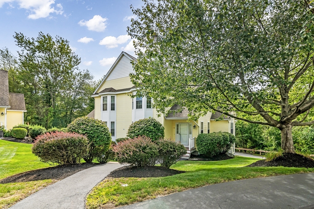 Haverhill, Massachusetts, 01832, United States, 2 Bedrooms Bedrooms, ,3 BathroomsBathrooms,Residential,For Sale,1931401