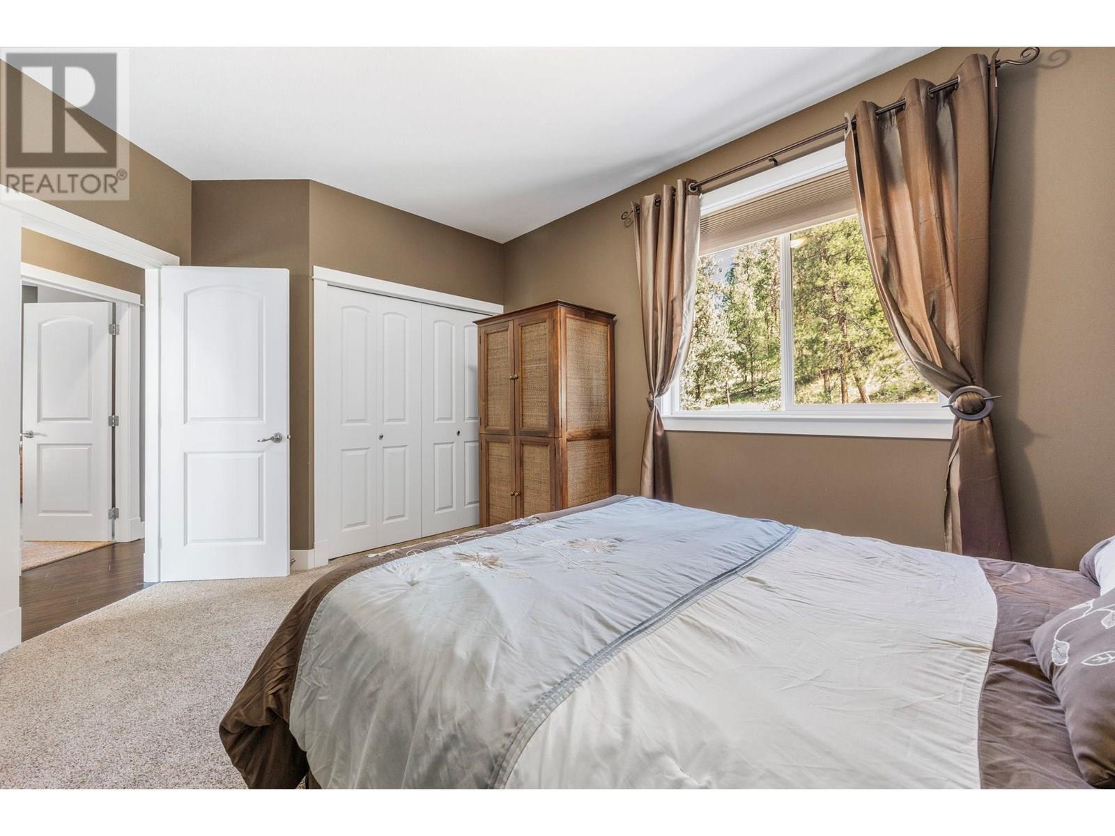 KELOWNA, British Columbia, V1X 7V3, CA, 4 Bedrooms Bedrooms, ,2 BathroomsBathrooms,Residential,For Sale,1948769