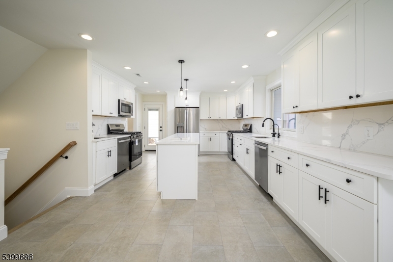 Clifton City, New Jersey, 07014, United States, 5 Bedrooms Bedrooms, ,4 BathroomsBathrooms,Residential,For Sale,2000653