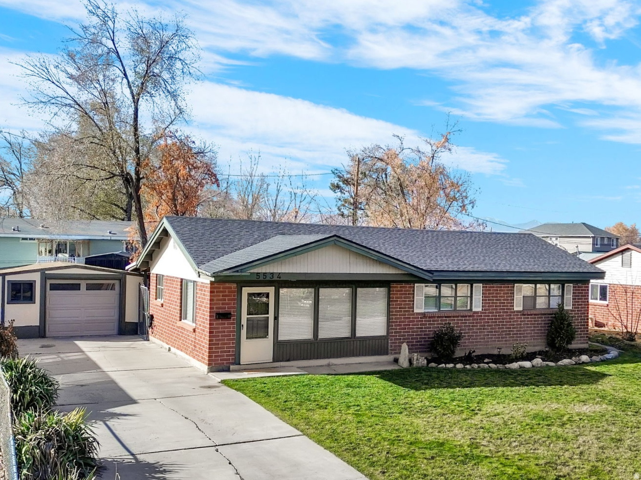 Murray, Utah, 84107, United States, 3 Bedrooms Bedrooms, ,2 BathroomsBathrooms,Residential,For Sale,1999018