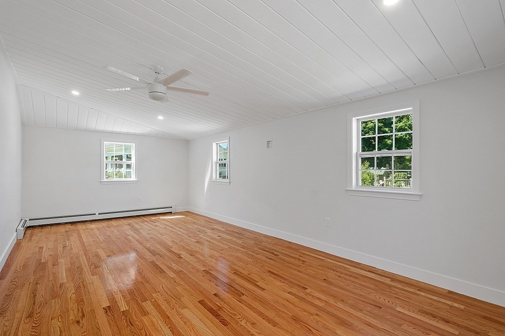 Exeter, New Hampshire, 03833, United States, 4 Bedrooms Bedrooms, ,3 BathroomsBathrooms,Residential,For Sale,1927852