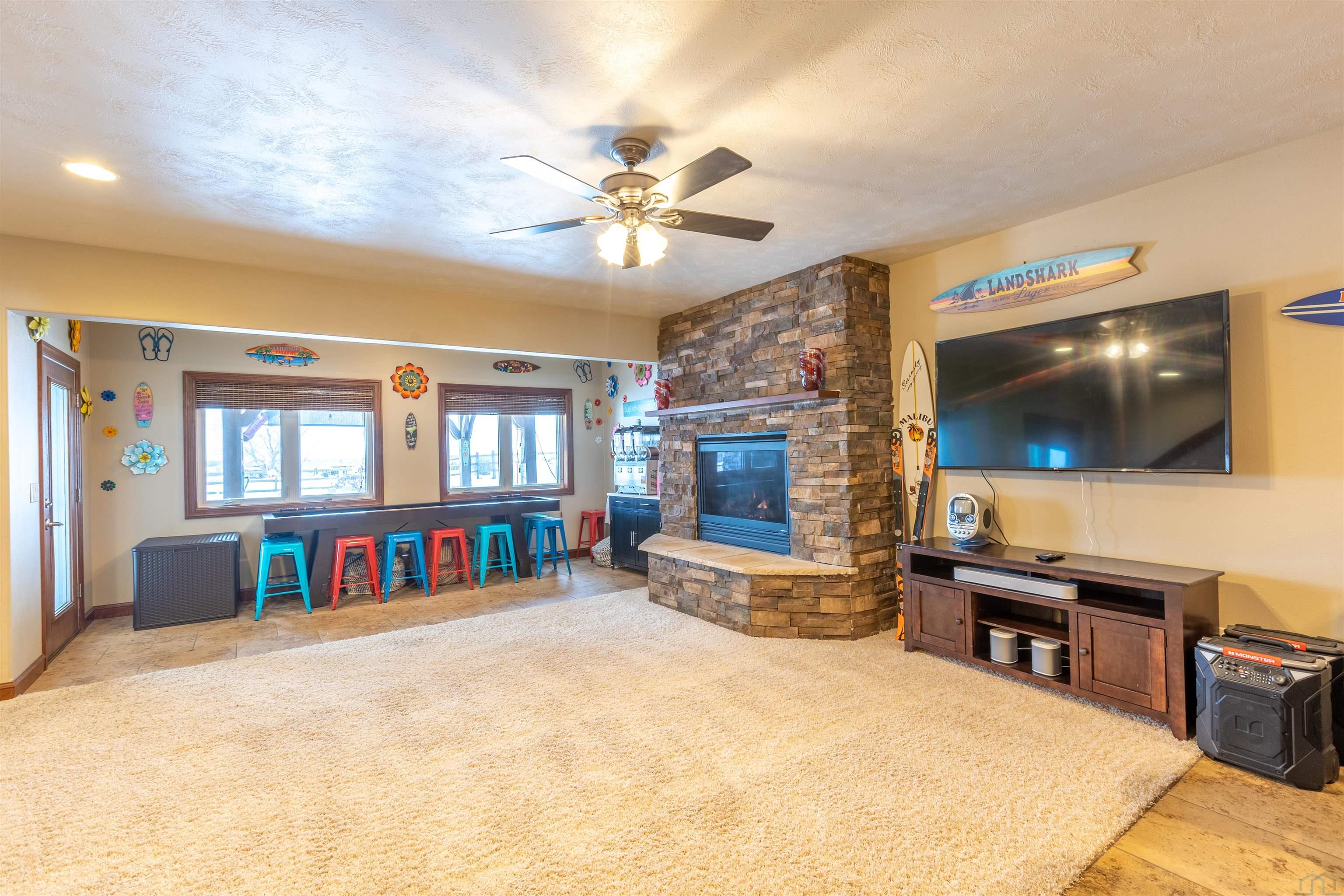 Sioux City, Iowa, 51106, United States, 5 Bedrooms Bedrooms, ,4 BathroomsBathrooms,Residential,For Sale,2002459