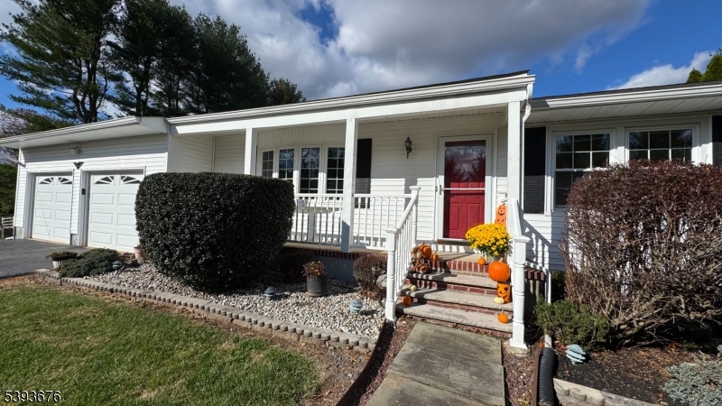 Kingwood Twp., New Jersey, 08867, United States, 3 Bedrooms Bedrooms, ,2 BathroomsBathrooms,Residential,For Sale,1988305