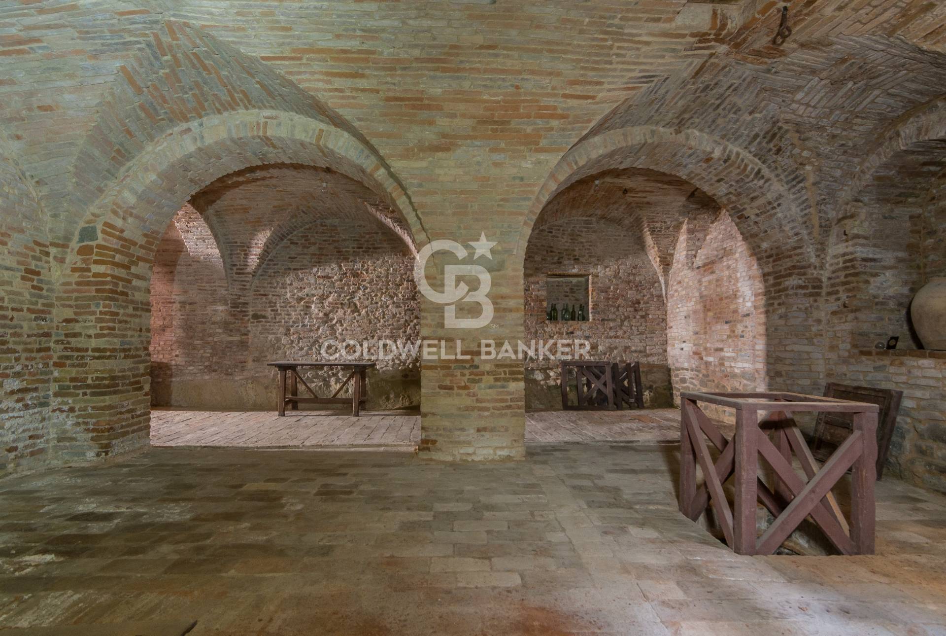 Mondaino, Rimini, 47040, IT, 10 Bedrooms Bedrooms, ,4 BathroomsBathrooms,Residential,For Sale,1890233