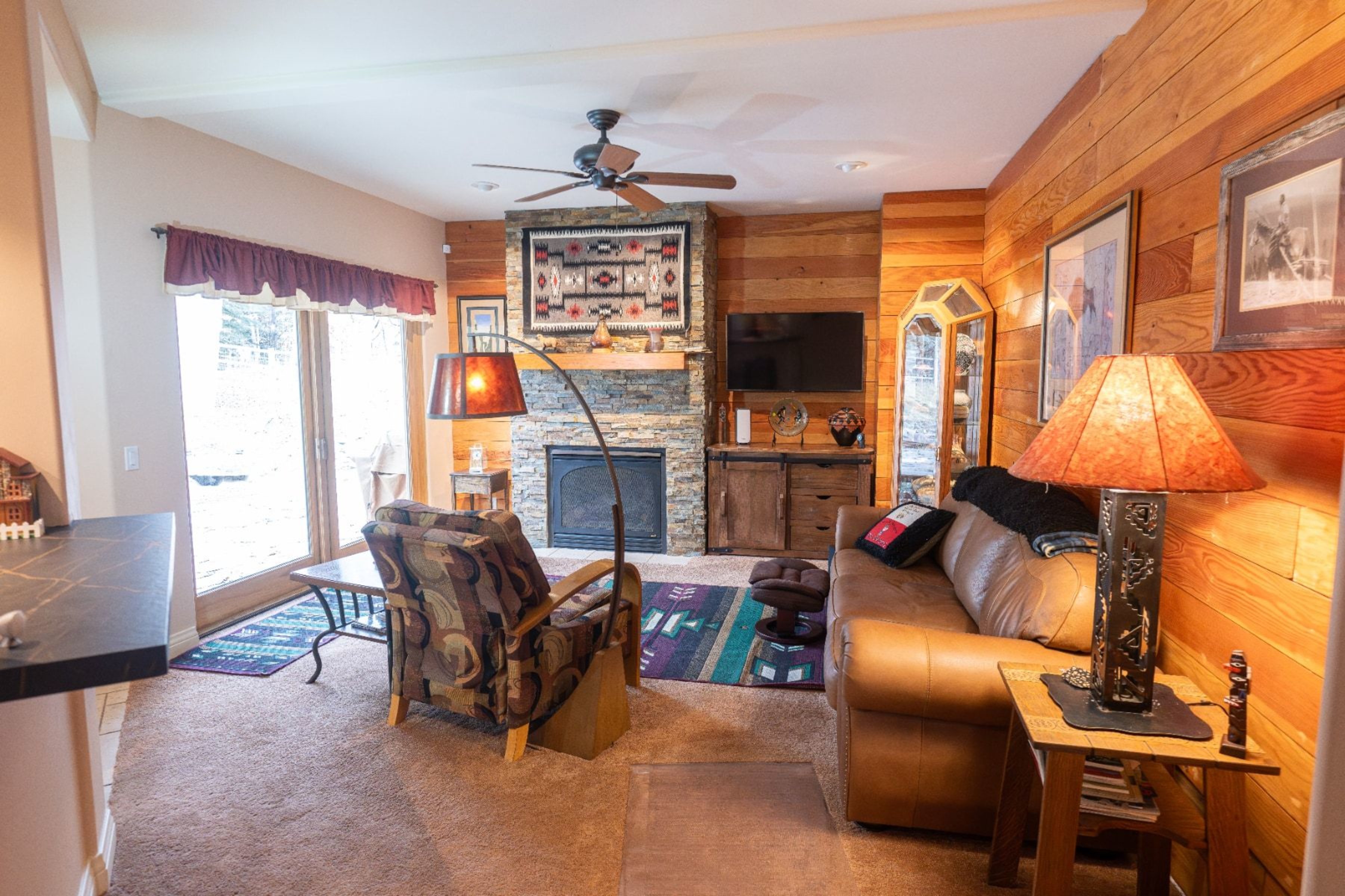 Beautiful Spacious Home, Privacy On 1.29 Acres - 物件實景
