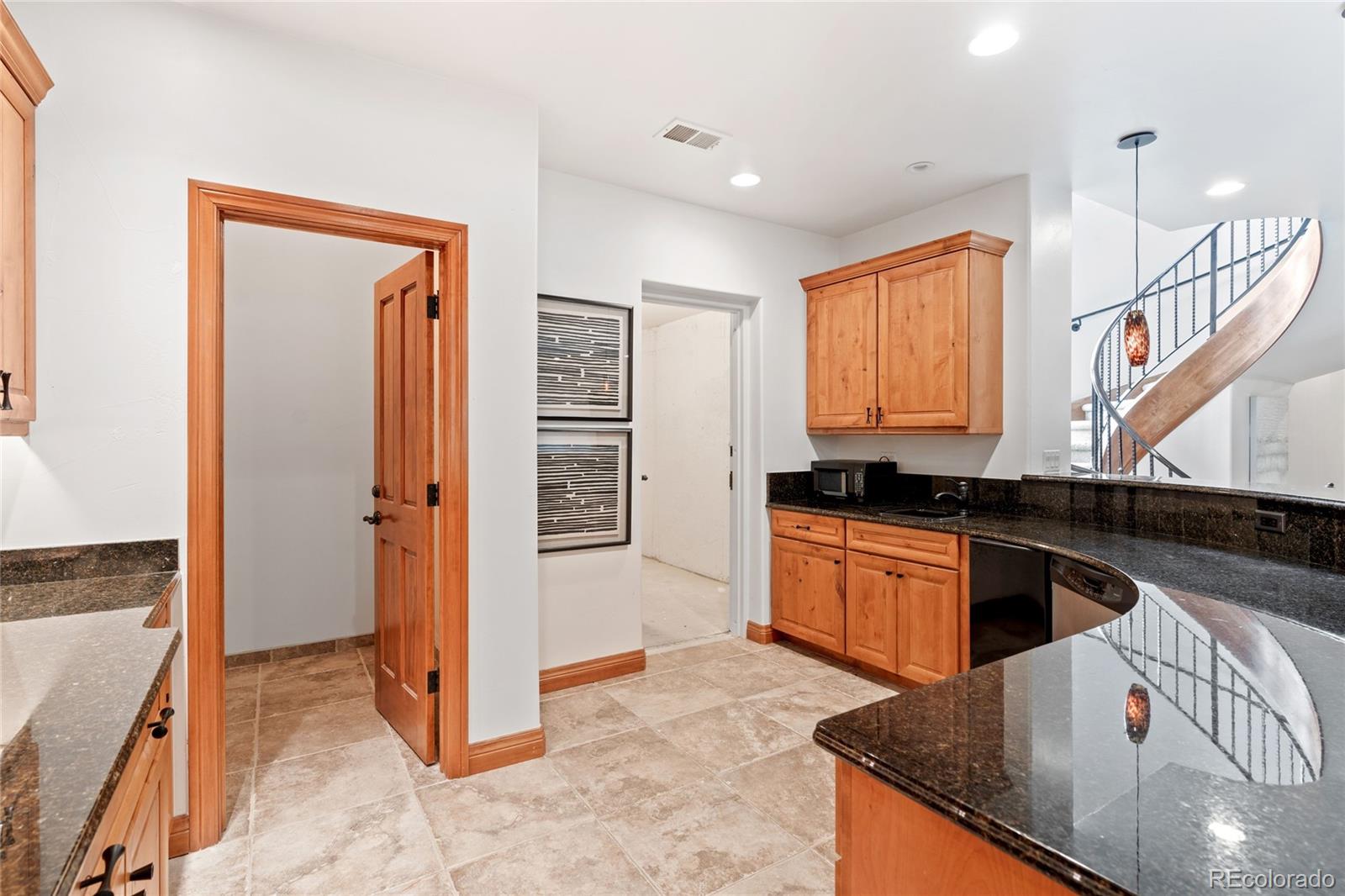 Littleton, Colorado, 80120, United States, 6 Bedrooms Bedrooms, ,7 BathroomsBathrooms,Residential,For Sale,1902050