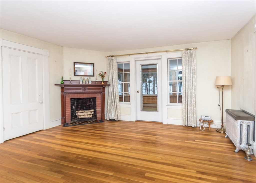 Waltham, Massachusetts, 02451, United States, 5 Bedrooms Bedrooms, ,3 BathroomsBathrooms,Residential,For Sale,1708573
