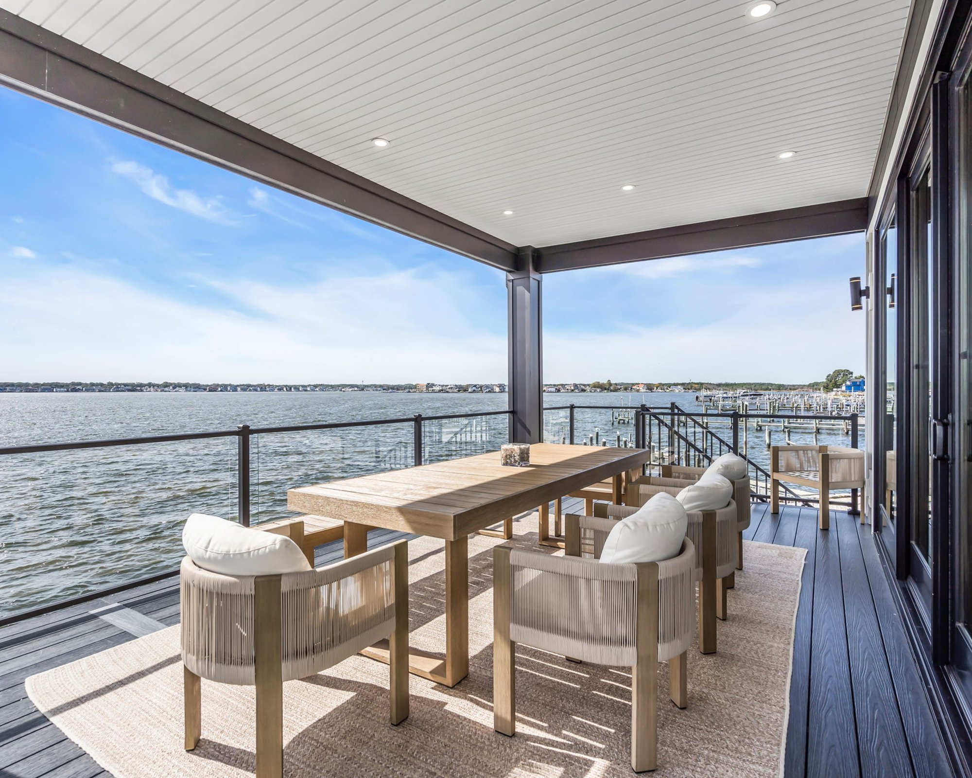  Exceptional Custom Built Waterfront Home - 物件實景