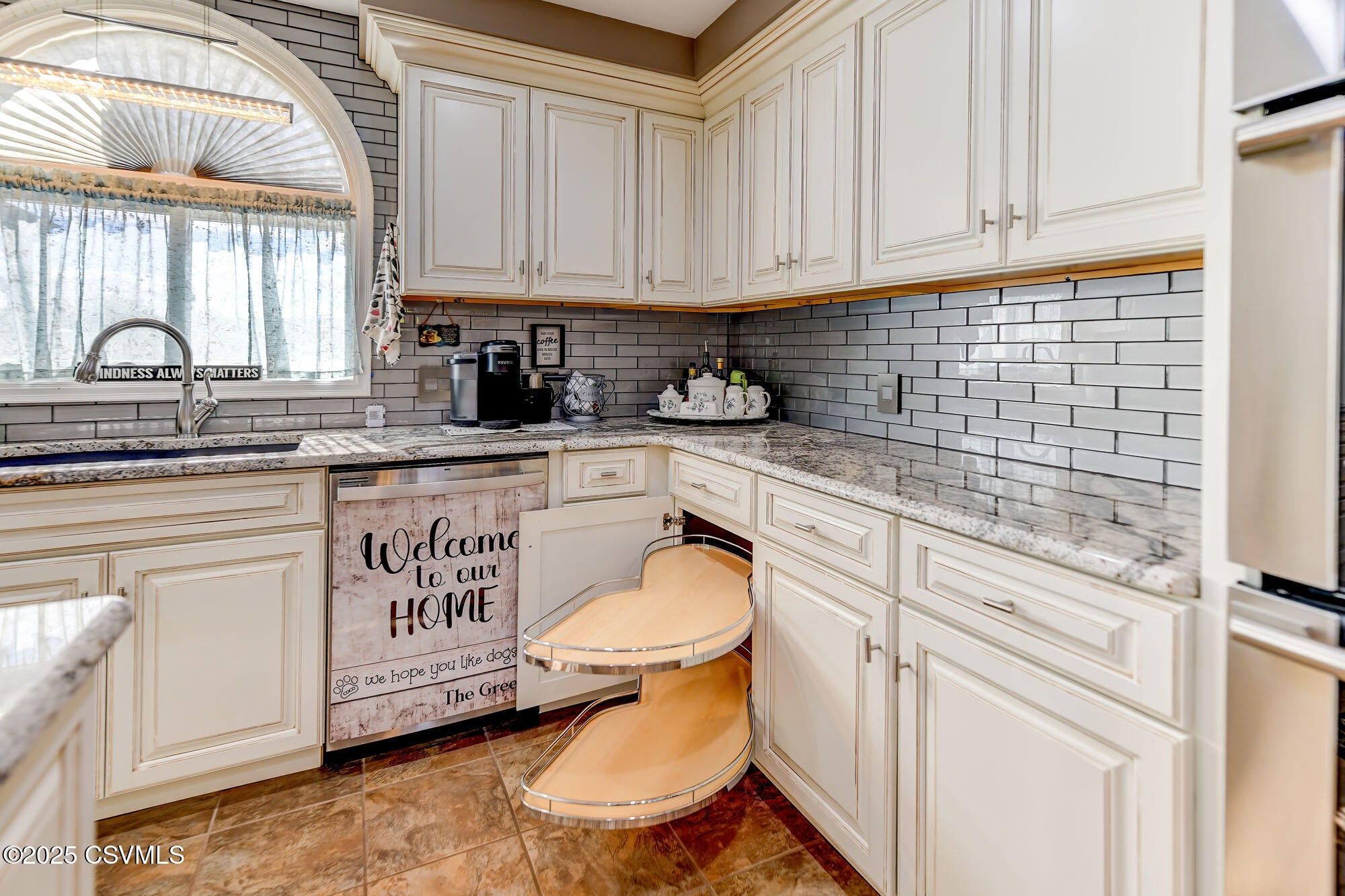 Berwick, Pennsylvania, 18603, United States, 4 Bedrooms Bedrooms, ,3 BathroomsBathrooms,Residential,For Sale,1979458