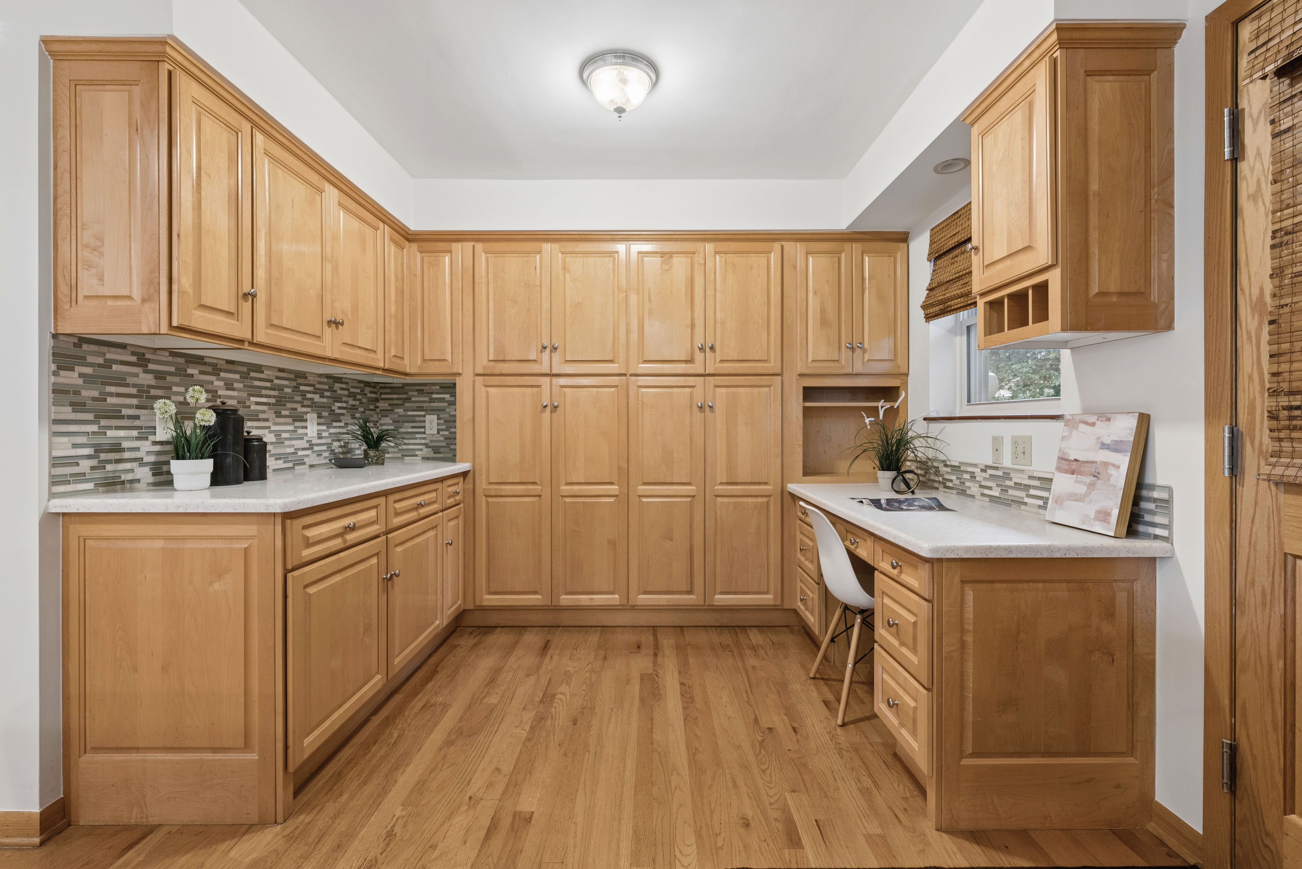  Welcome to 545 Estes Street, a bright, charming ranch-style home in an establish - 物件實景