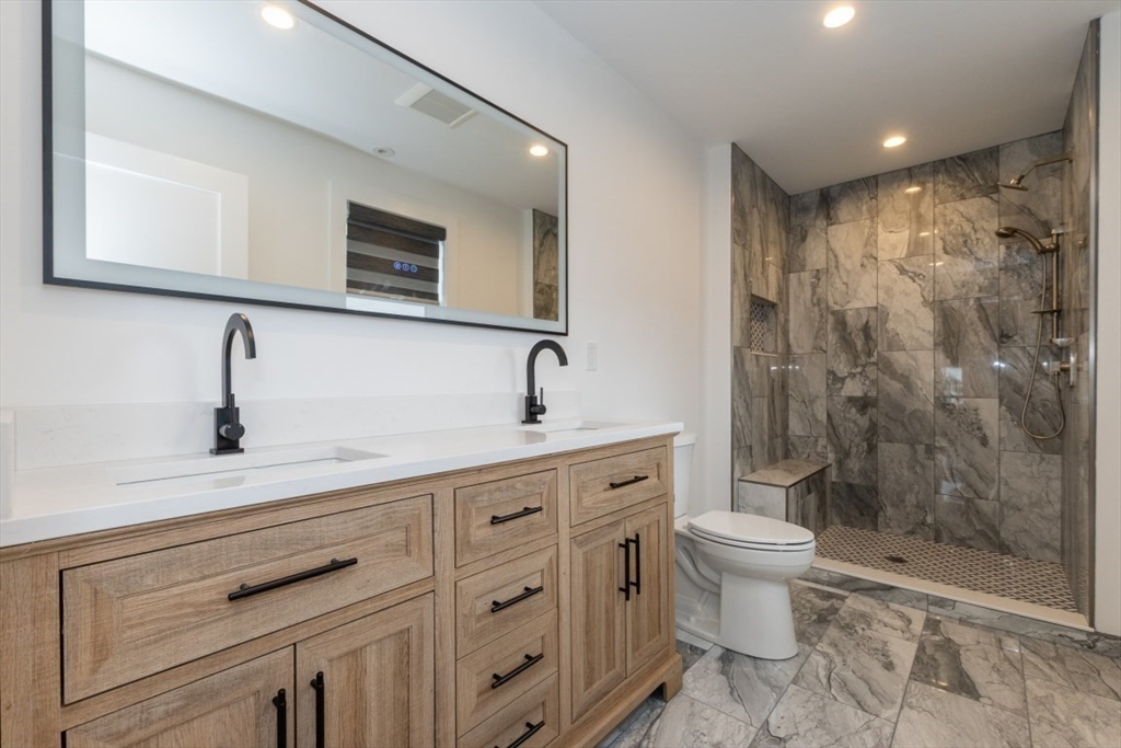 Revere, Massachusetts, 02151, United States, 3 Bedrooms Bedrooms, ,3 BathroomsBathrooms,Residential,For Sale,1928995