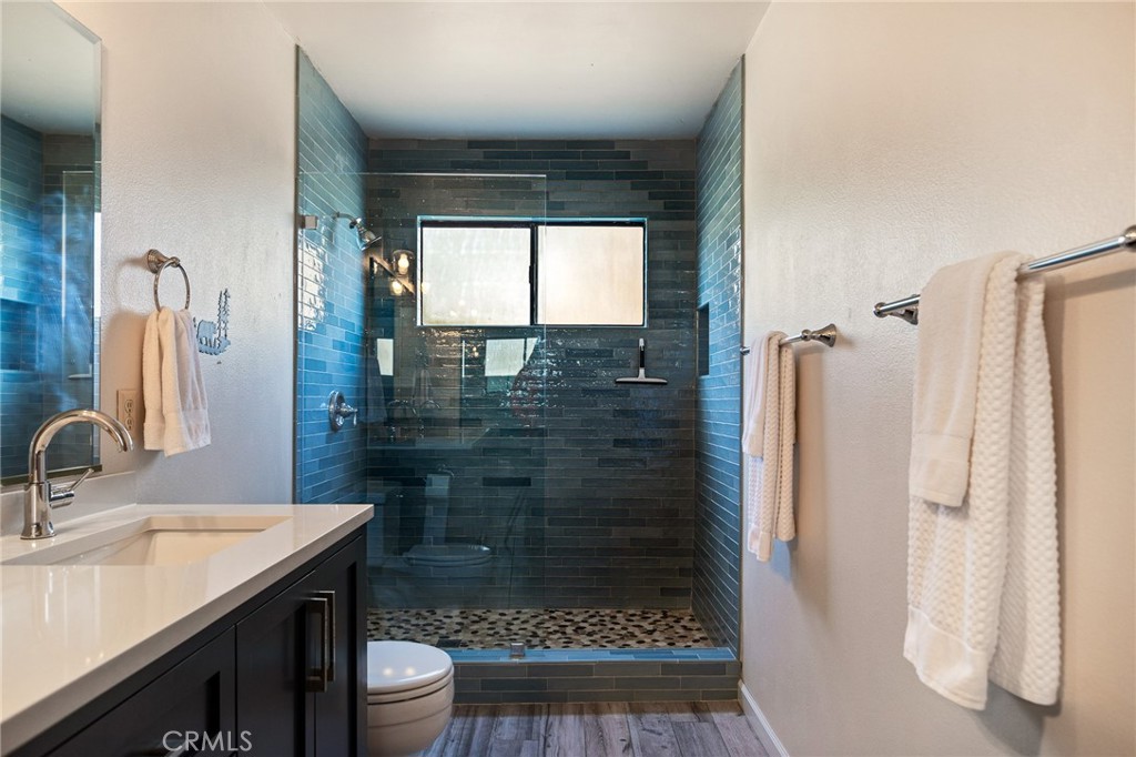 Lake Arrowhead, California, 92352, United States, 6 Bedrooms Bedrooms, ,5 BathroomsBathrooms,Residential,For Sale,1950962
