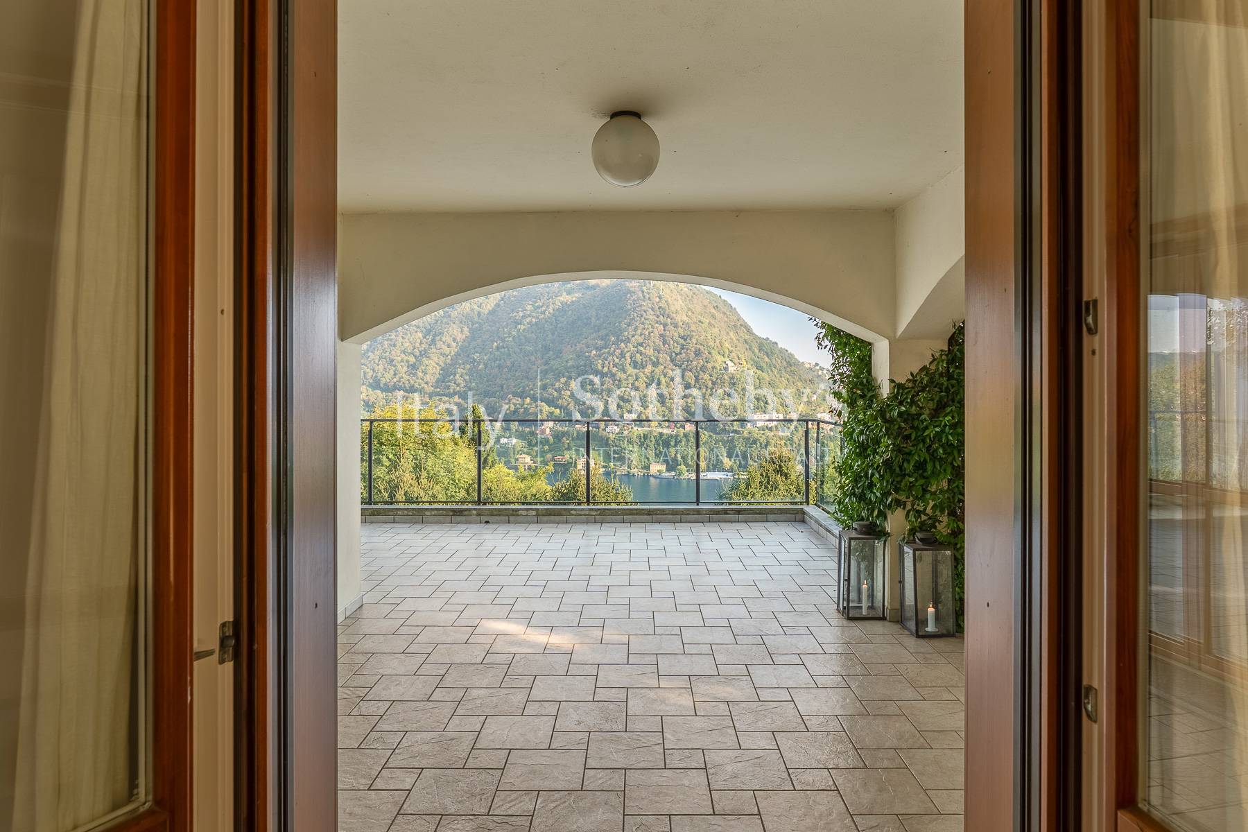  Prestigious modern villa with lake view - 物件實景
