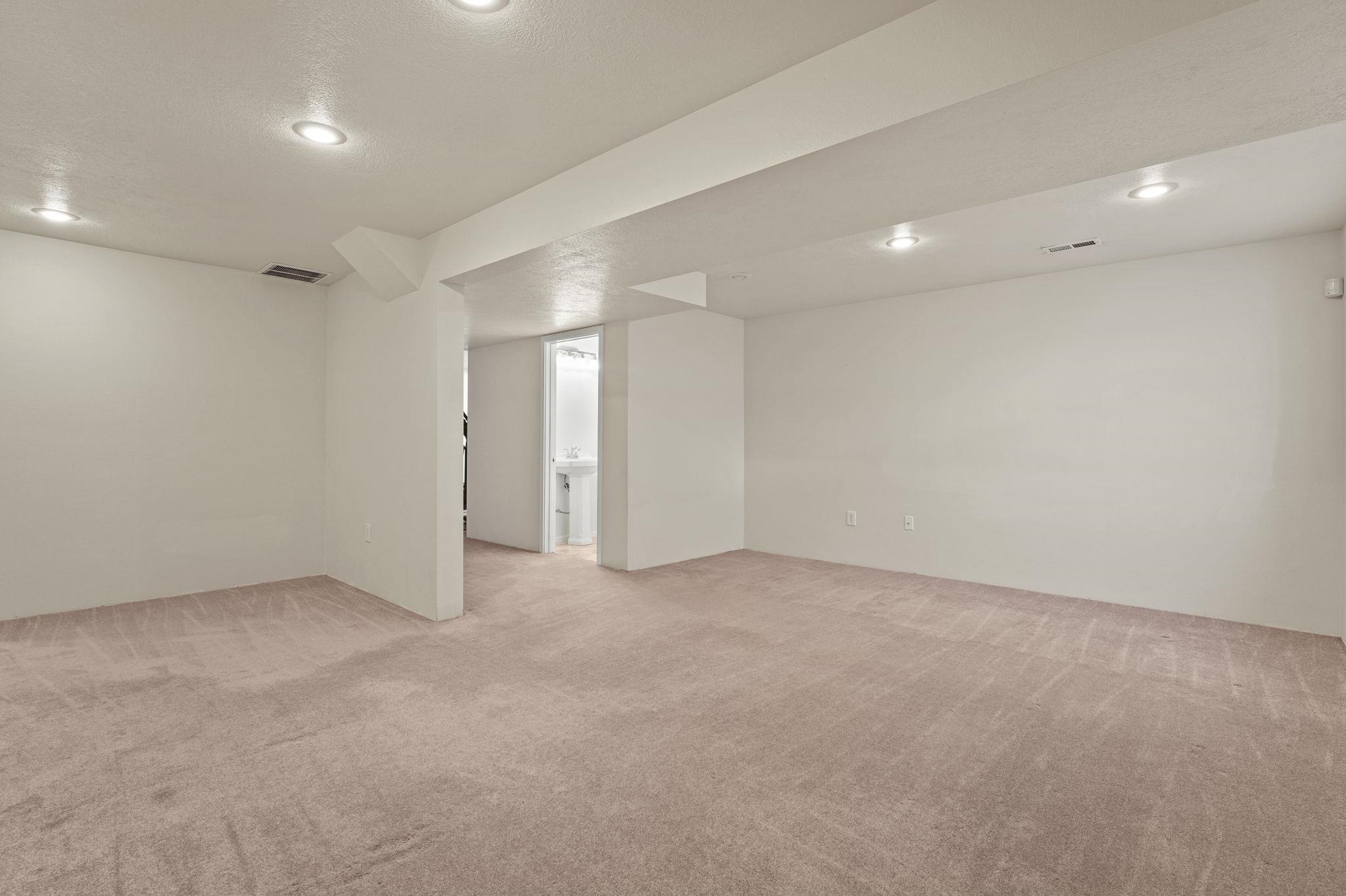 Mead, Washington, 99021, United States, 4 Bedrooms Bedrooms, ,4 BathroomsBathrooms,Residential,For Sale,1955187