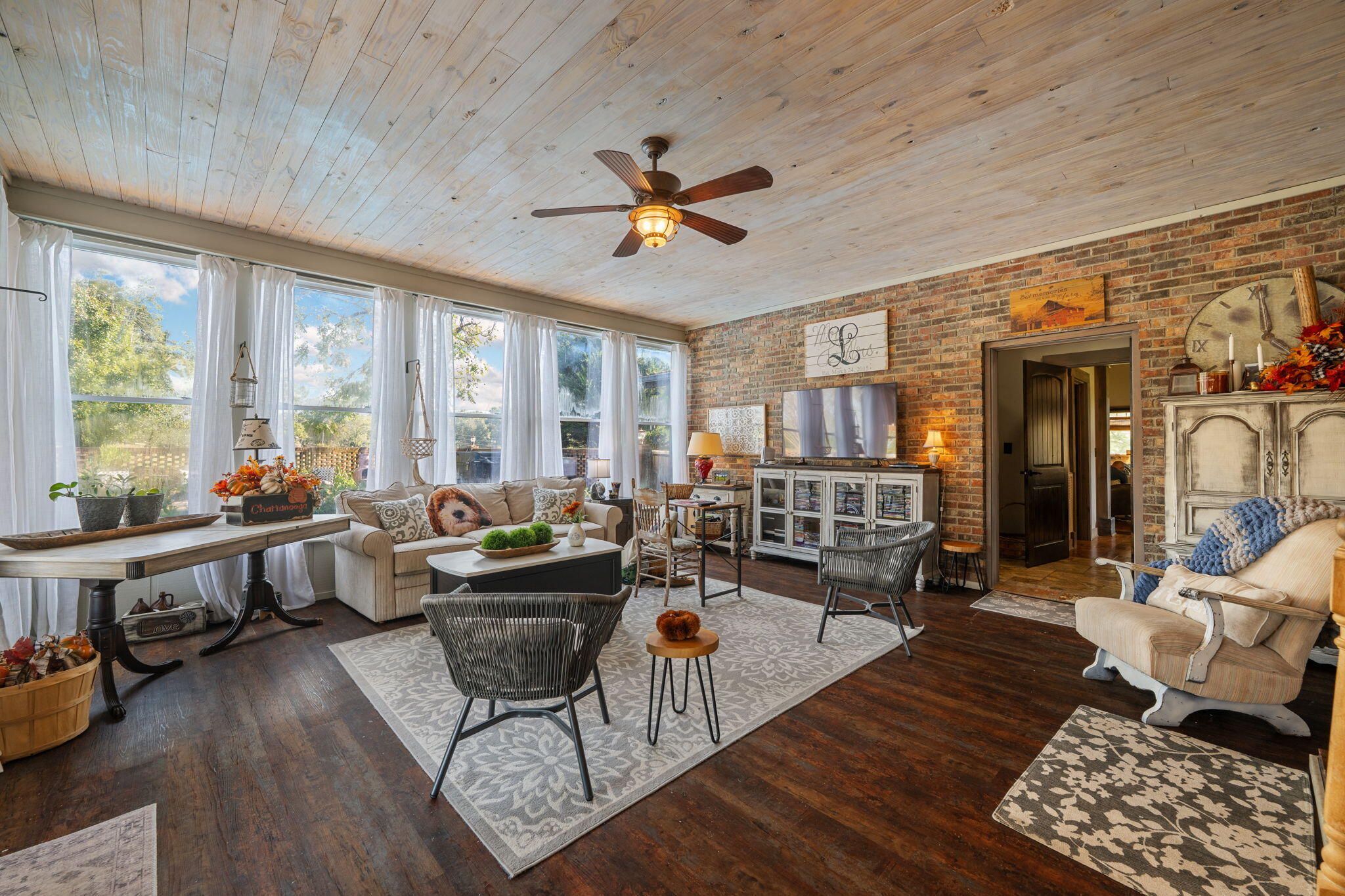 Harrison, Tennessee, 37341, United States, 4 Bedrooms Bedrooms, ,4 BathroomsBathrooms,Residential,For Sale,1951177
