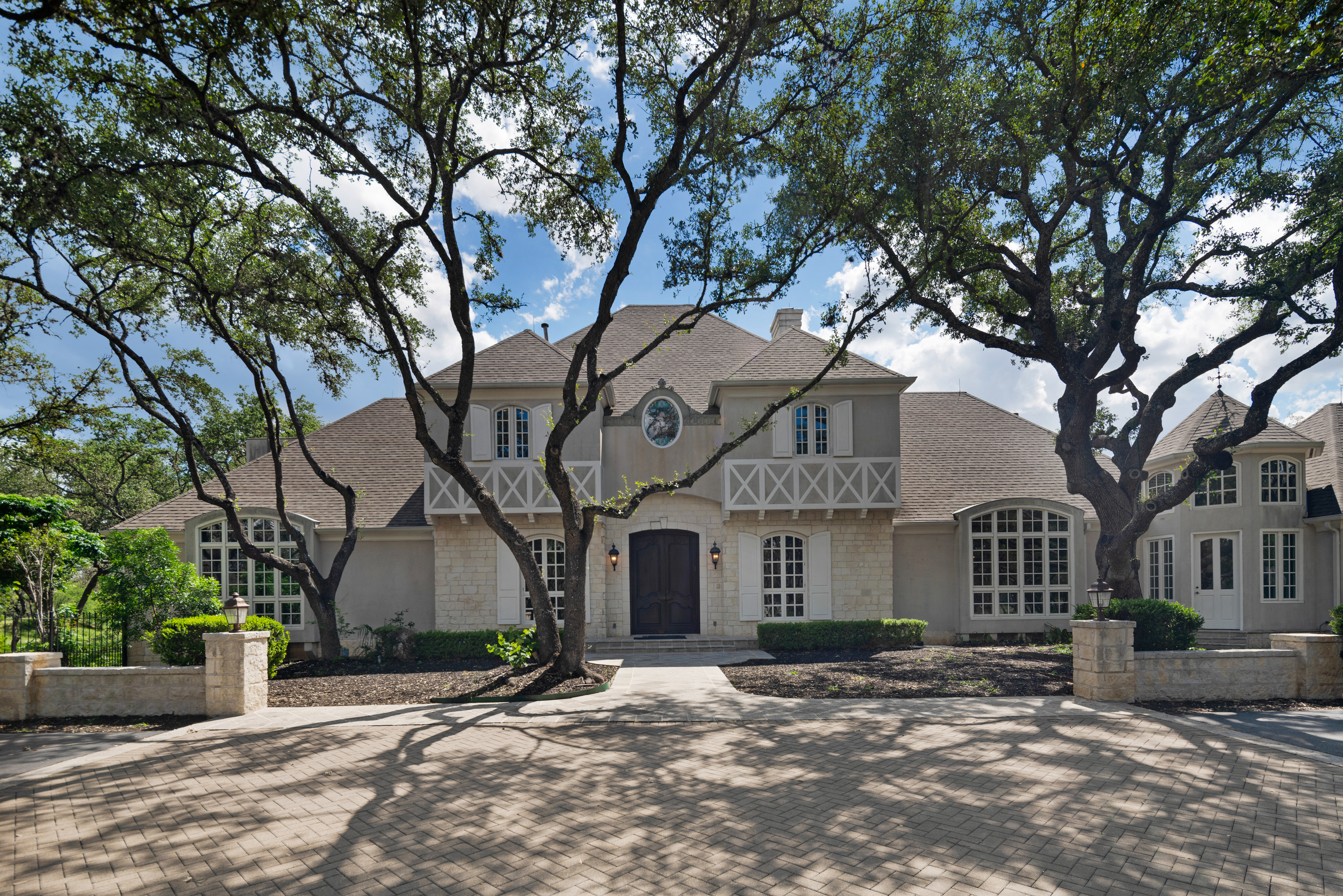 Timeless Estate in the Heart of Hill Country Village - 物件實景