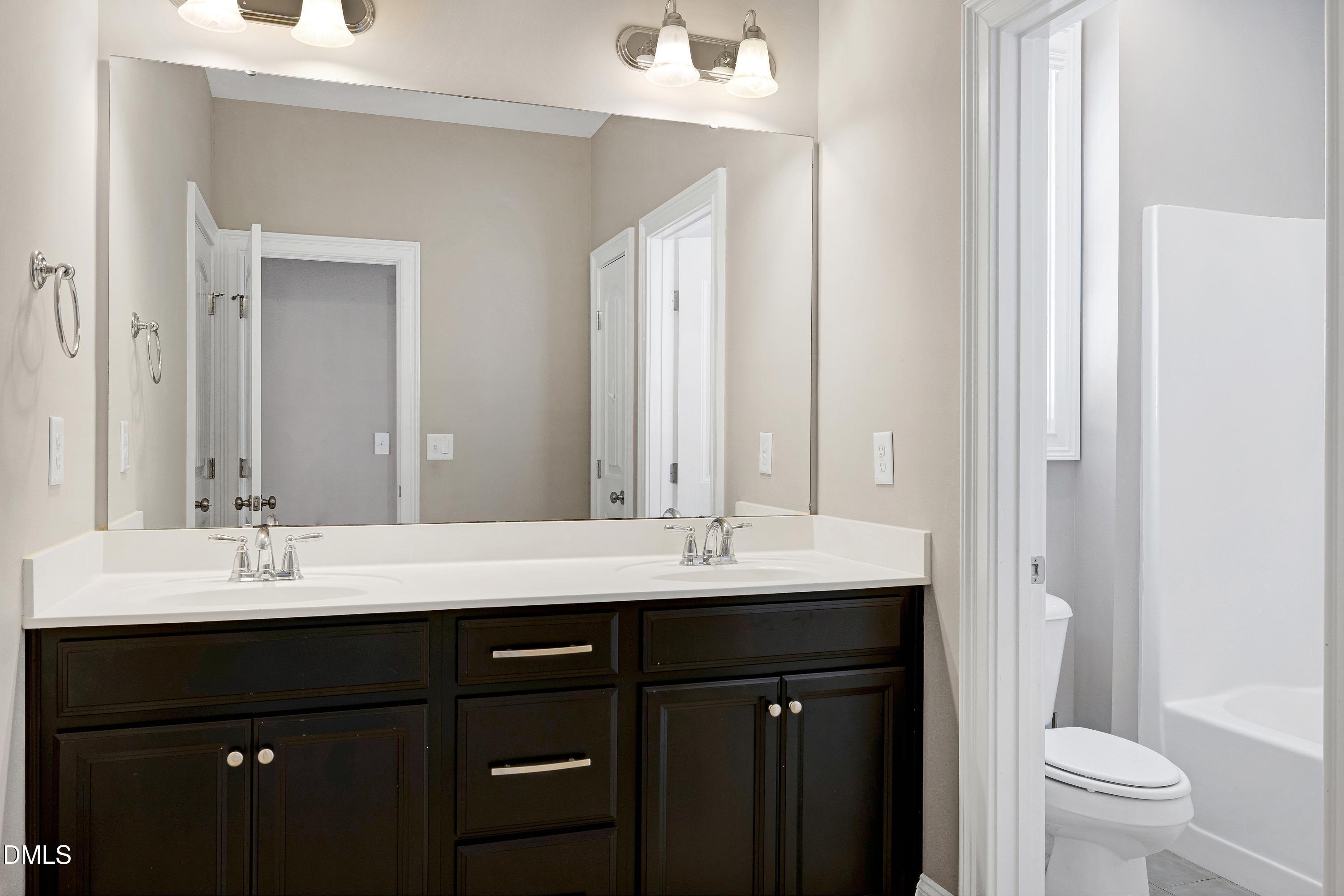 Apex, North Carolina, 27539, United States, 5 Bedrooms Bedrooms, ,5 BathroomsBathrooms,Residential,For Sale,2003181