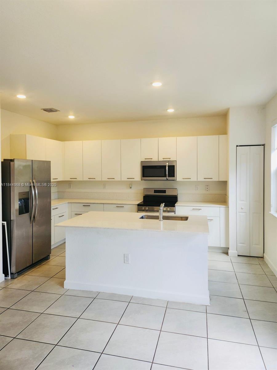 Miami, Florida, 33167, United States, 3 Bedrooms Bedrooms, ,3 BathroomsBathrooms,Residential,For Sale,1898426