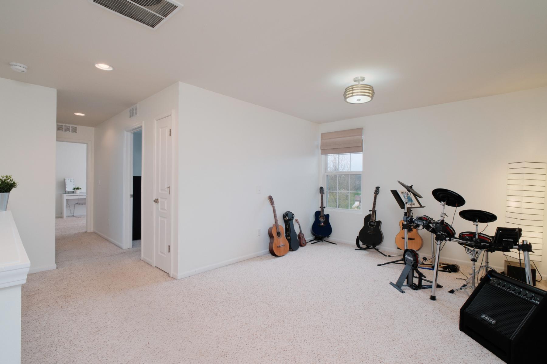  Lyon Township - 物件實景