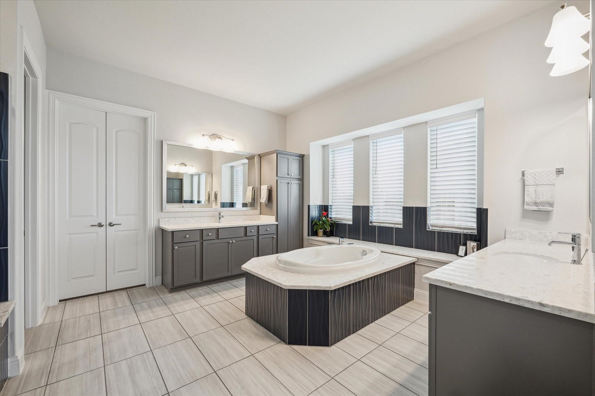 Webster, Texas, 77598, United States, 4 Bedrooms Bedrooms, ,4 BathroomsBathrooms,Residential,For Sale,1901174