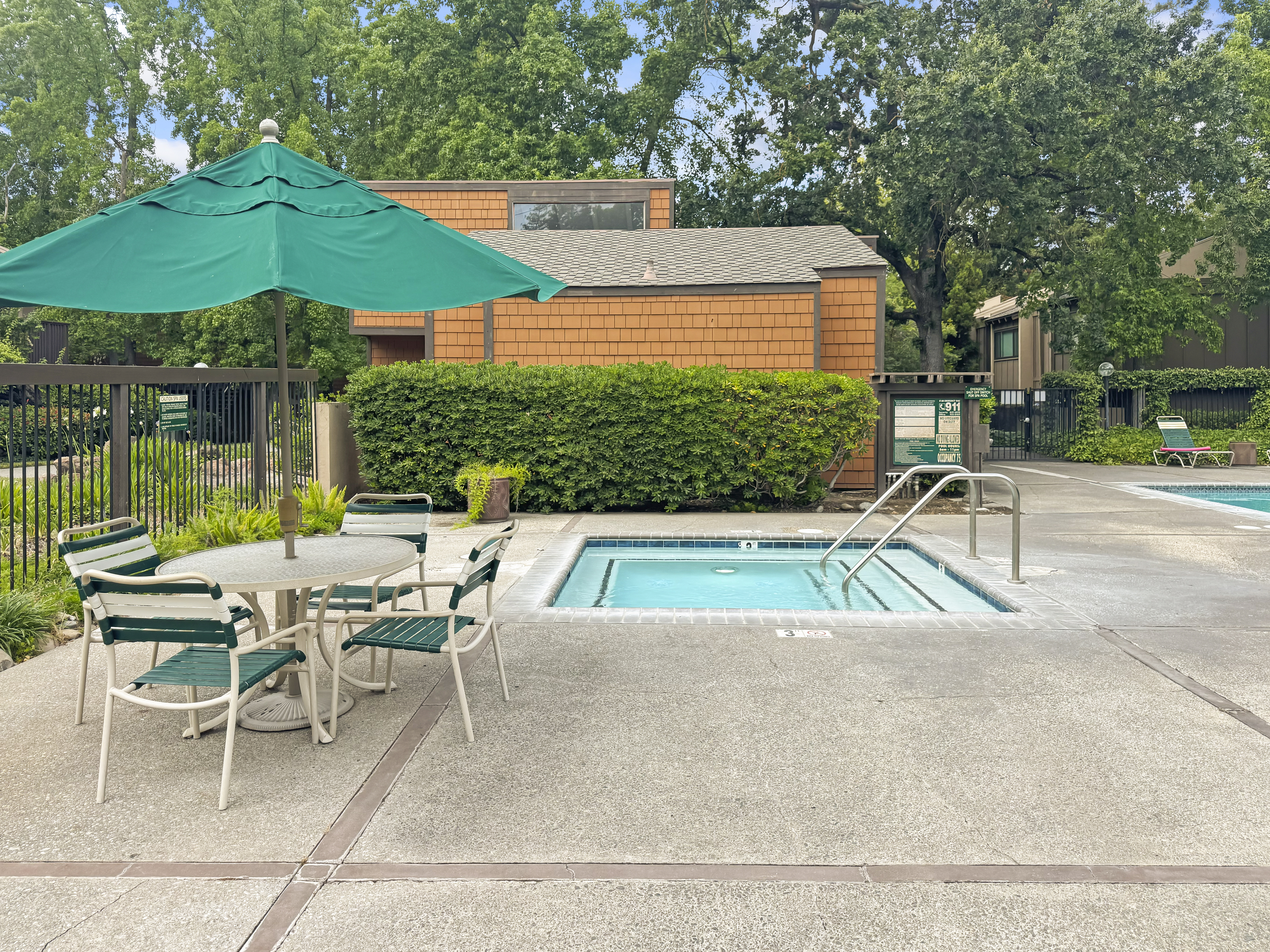 709 Woodside Lane East #2, Sacramento, CA 95825 - 物件實景