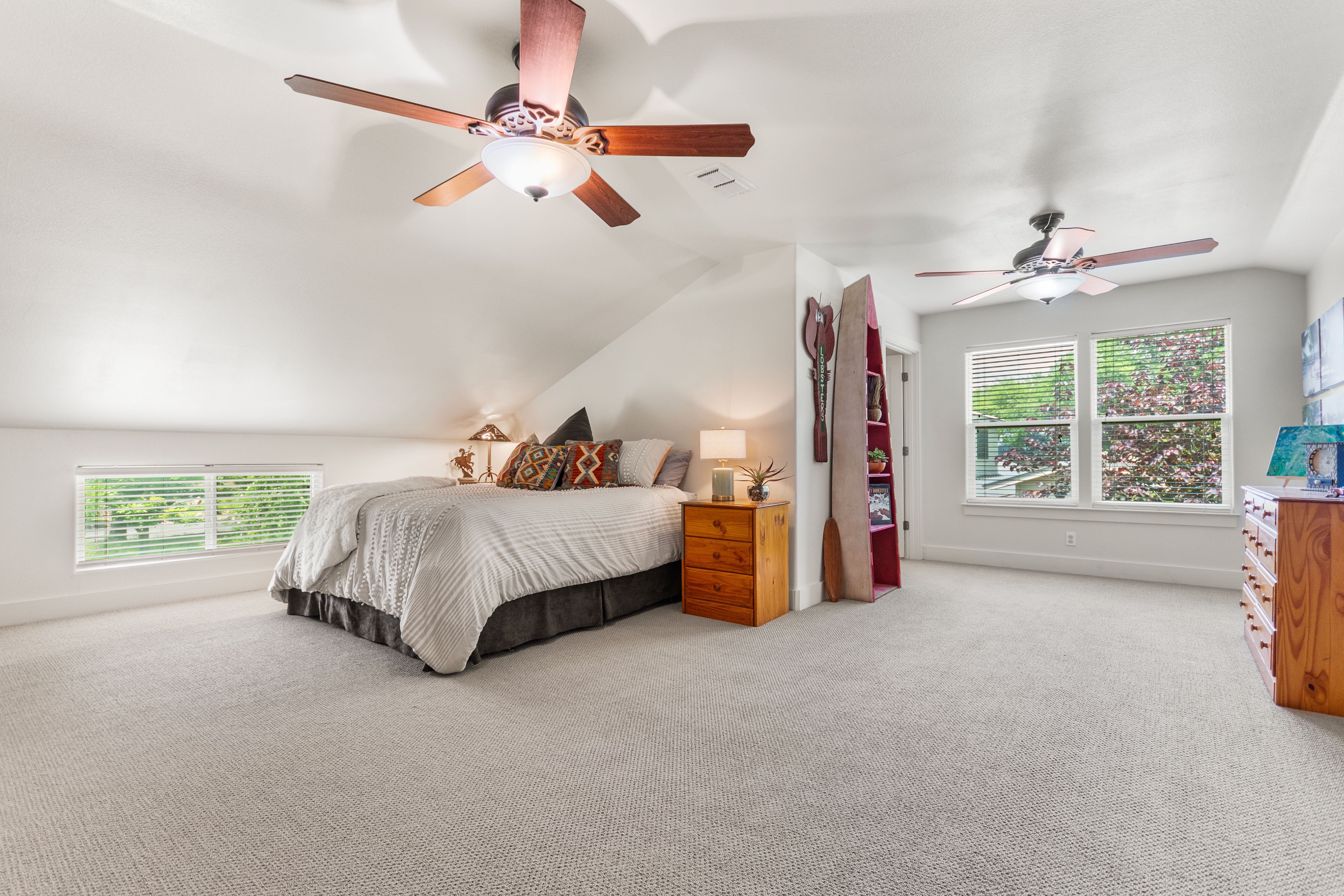  Privacy, Hill Country Charm and Income Potential - 物件實景