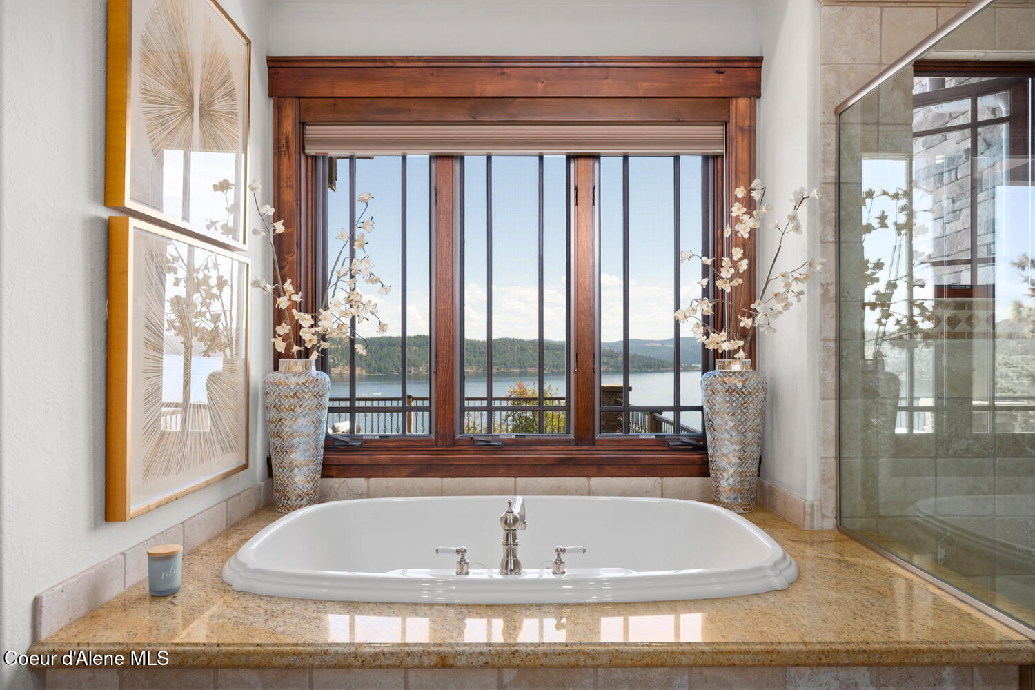 Coeur d'Alene, Idaho, 83814, United States, 4 Bedrooms Bedrooms, ,4 BathroomsBathrooms,Residential,For Sale,1909432