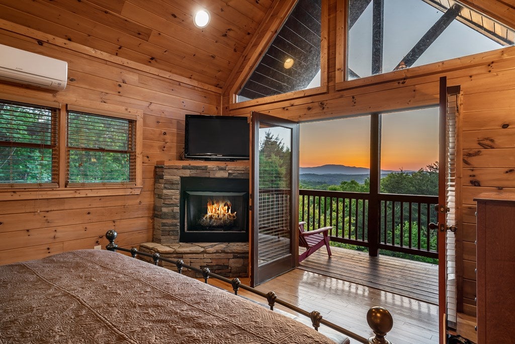 Mineral Bluff, Georgia, 30559, United States, 3 Bedrooms Bedrooms, ,3 BathroomsBathrooms,Residential,For Sale,1986292