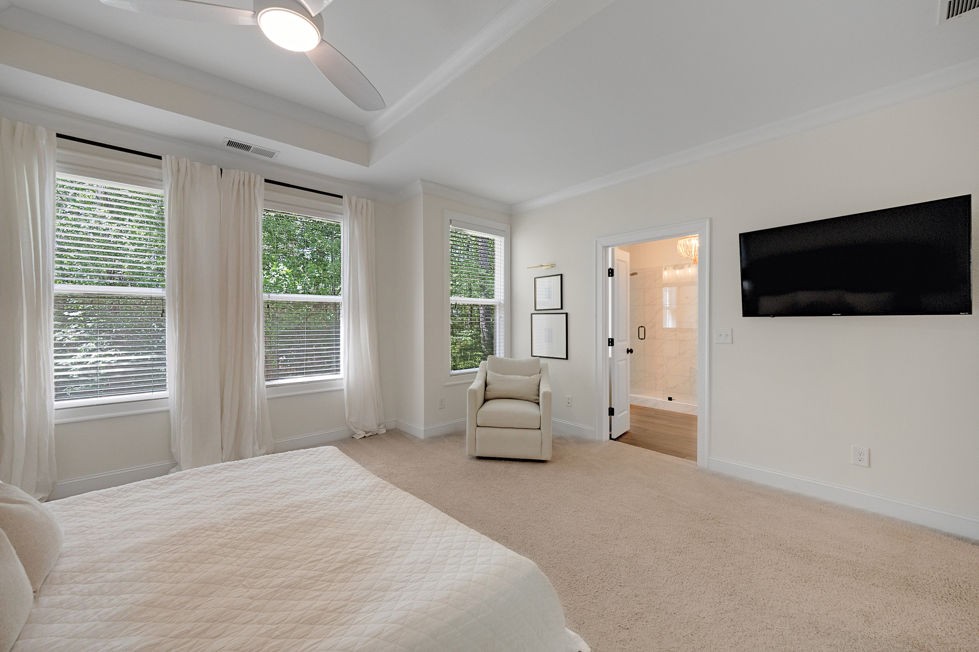  Beautifully Appointed Two-story Townhome in Inviting Gated Roswell Community - 物件實景