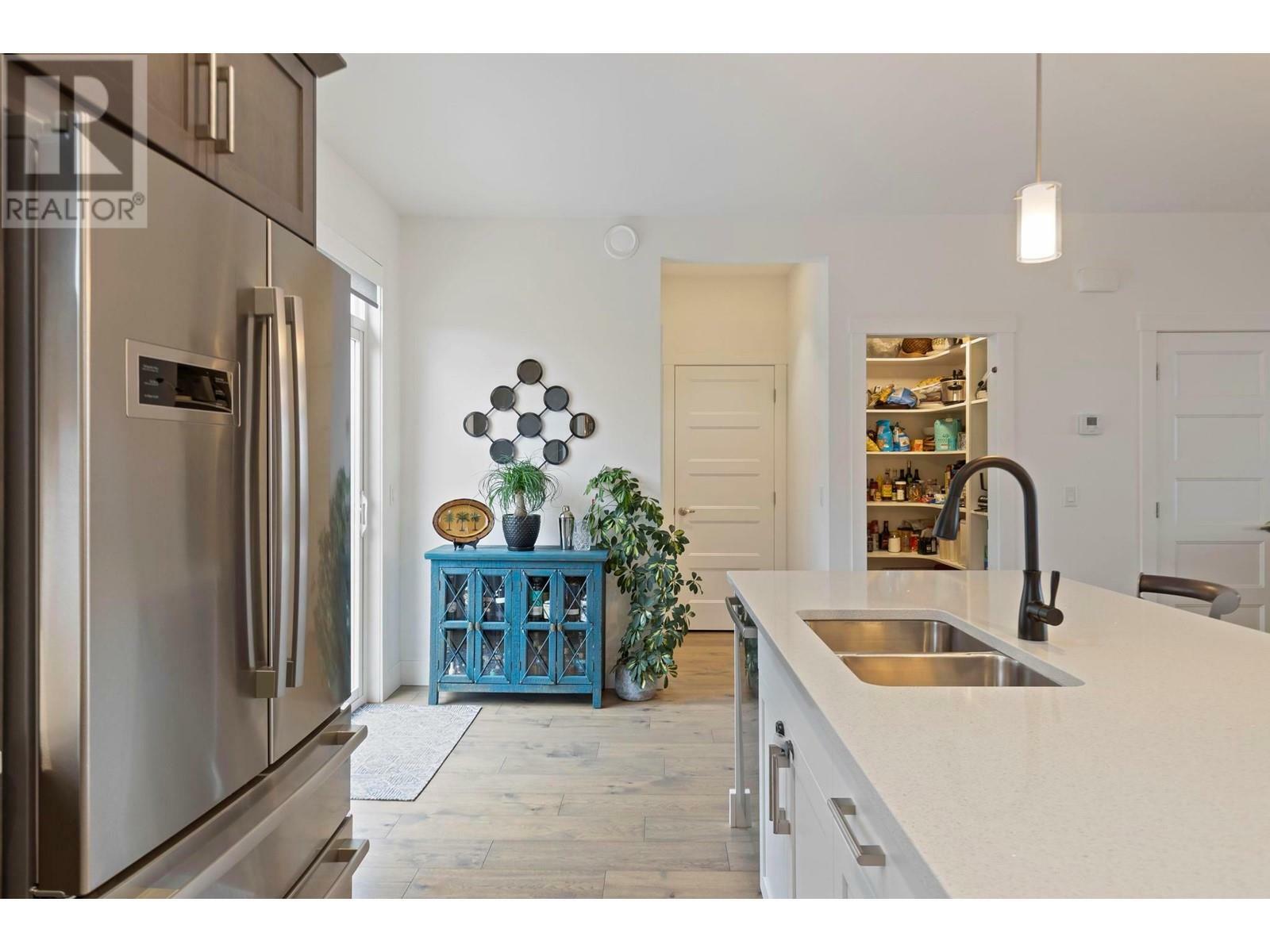 KELOWNA, British Columbia, V1P 1T8, CA, 3 Bedrooms Bedrooms, ,2 BathroomsBathrooms,Residential,For Sale,1838689