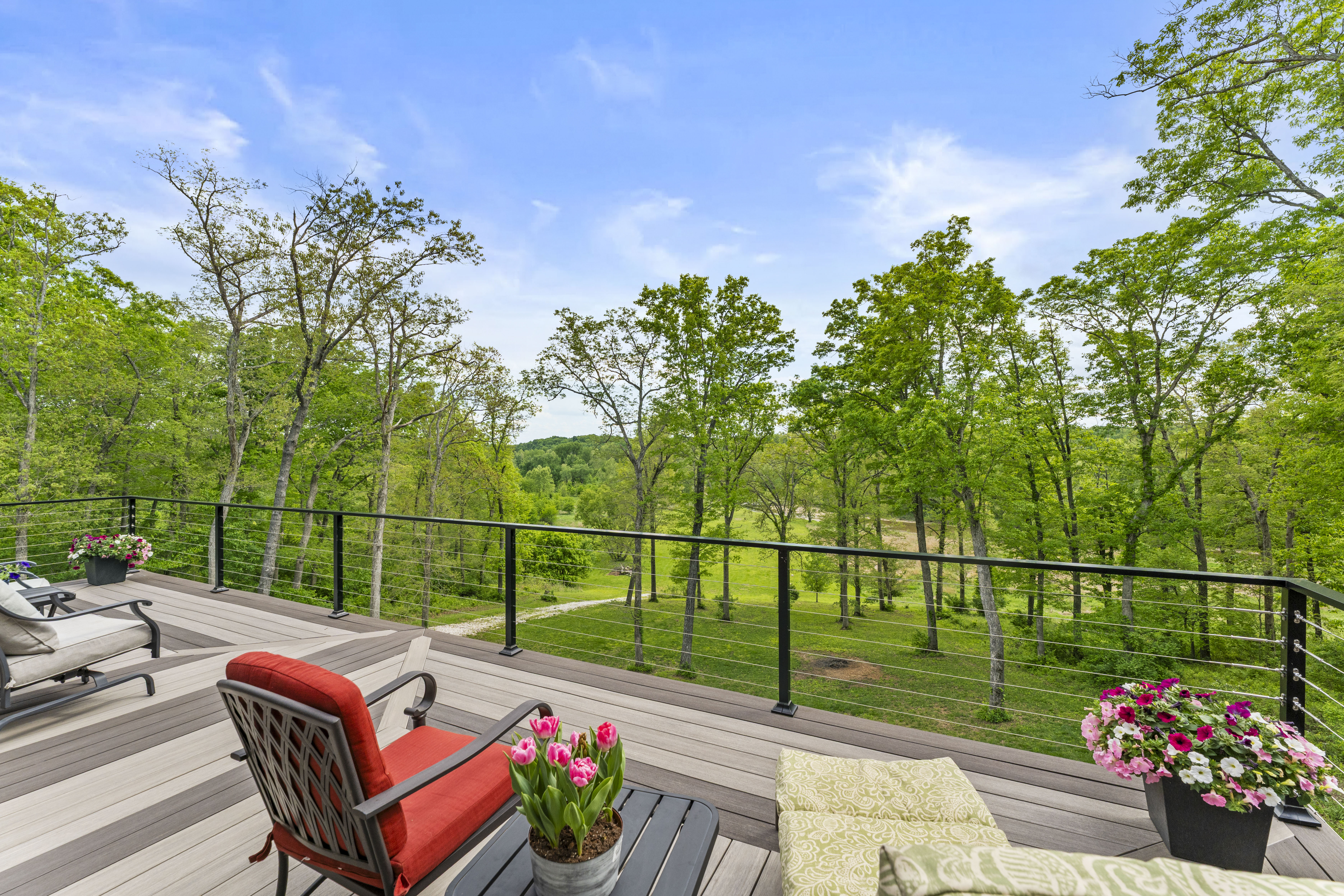  Discover unmatched luxury and versatility in this custom Craftsman-style estate - 物件實景