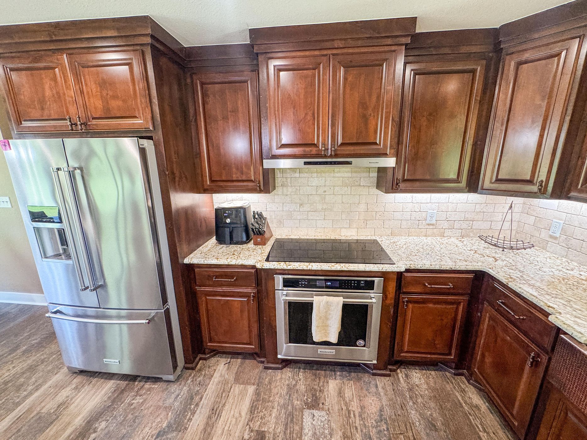 Douglassville, Texas, 75560, United States, 4 Bedrooms Bedrooms, ,3 BathroomsBathrooms,Residential,For Sale,1914297