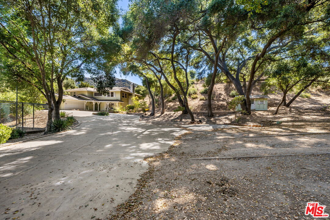 Calabasas, California, 91302, United States, 5 Bedrooms Bedrooms, ,4 BathroomsBathrooms,Residential,For Sale,1911513