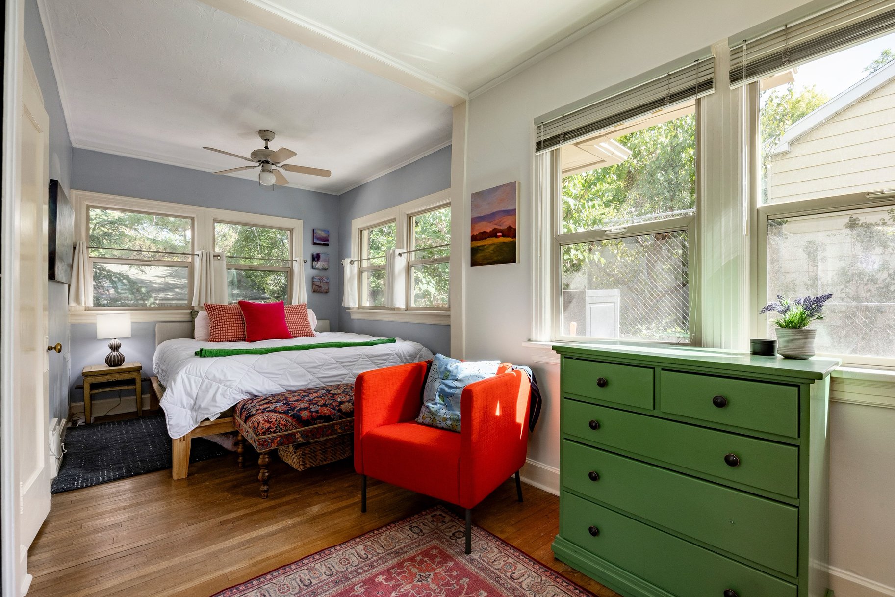  Beautifully Updated Home with 2,074 Sq. Ft. of Living Space, Historic Character - 物件實景
