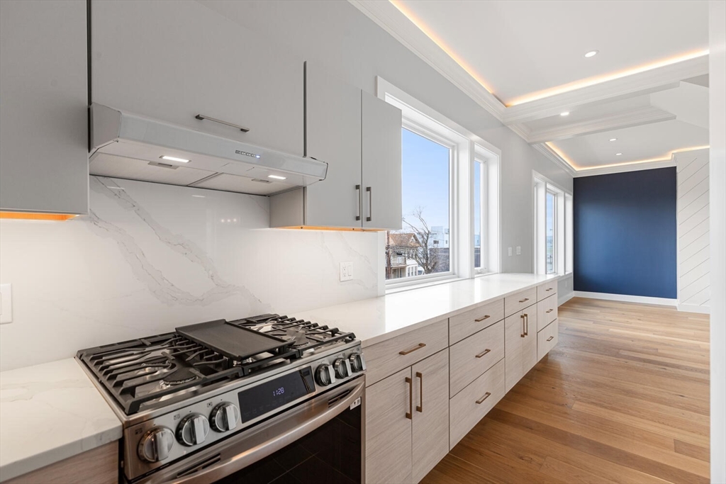 Waltham, Massachusetts, 02453, United States, 4 Bedrooms Bedrooms, ,4 BathroomsBathrooms,Residential,For Sale,1997475