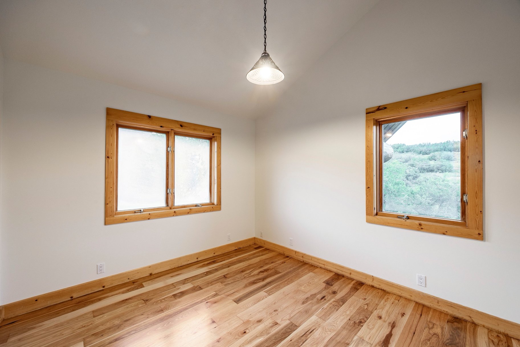  Refined Mountain Home on 1.27 Acres Near Snowbasin - 物件實景