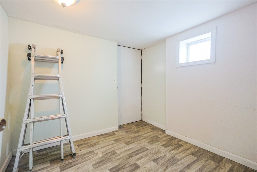 Fall River, Massachusetts, 02720, United States, 6 Bedrooms Bedrooms, ,3 BathroomsBathrooms,Residential,For Sale,2045216