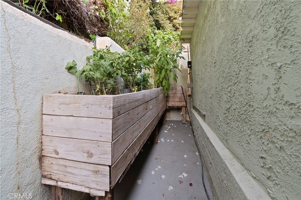 Los Angeles, California, 90063, United States, 3 Bedrooms Bedrooms, ,3 BathroomsBathrooms,Residential,For Sale,1938120