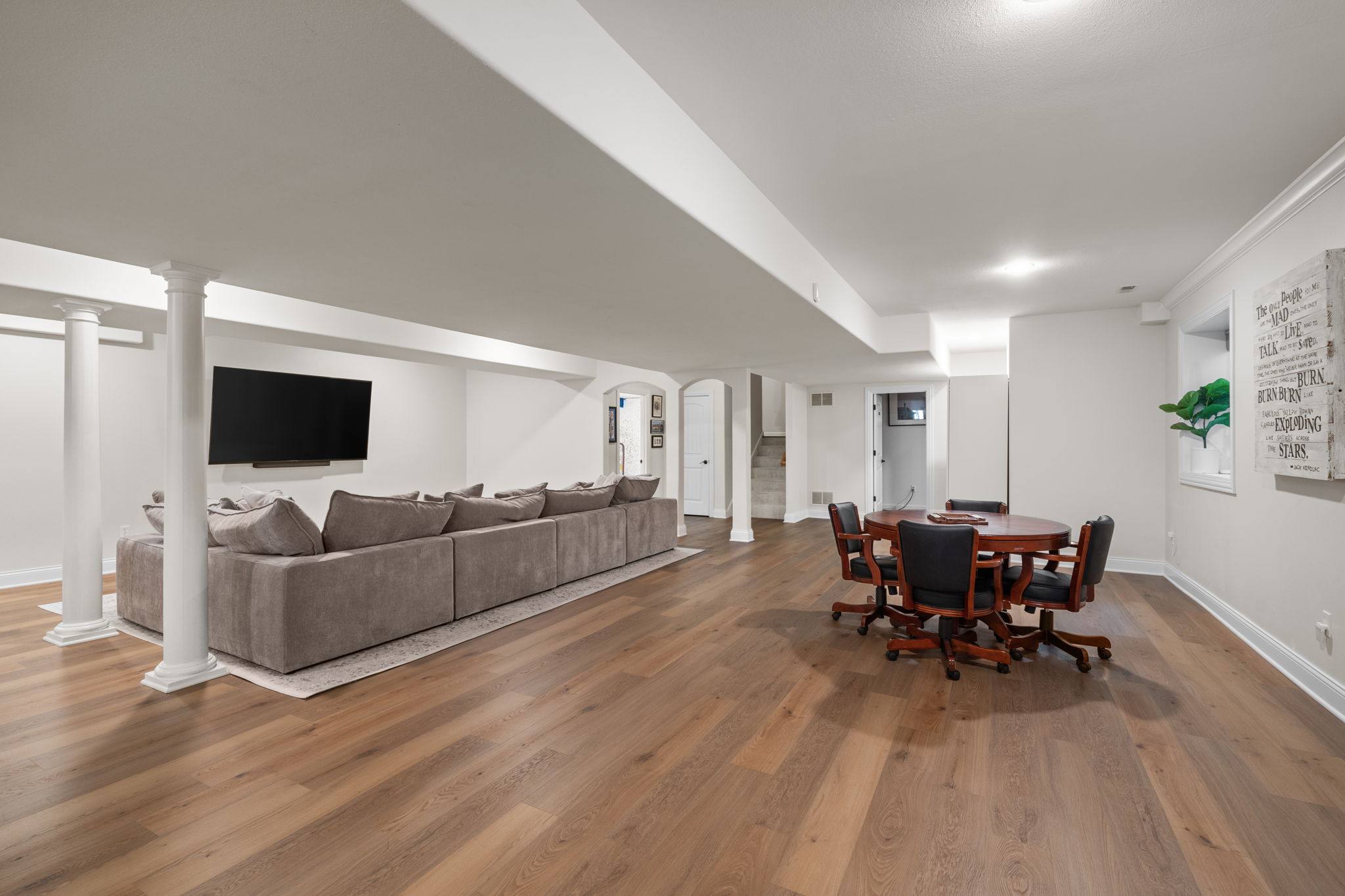  Welcome to 1543 Windridge Court, an exceptional story-and-a-half - 物件實景