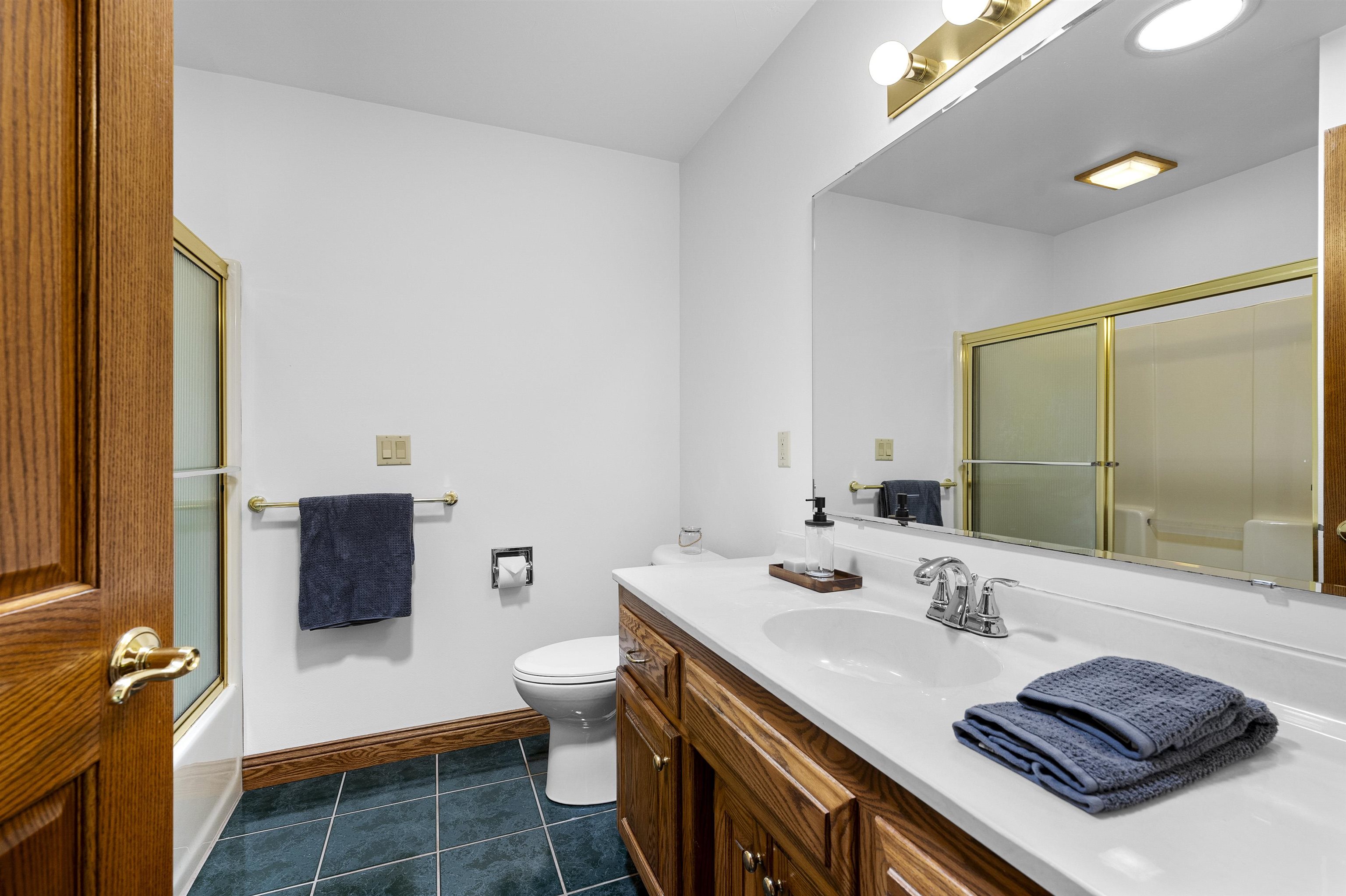 SUAMICO, Wisconsin, 54173, United States, 3 Bedrooms Bedrooms, ,4 BathroomsBathrooms,Residential,For Sale,1911099