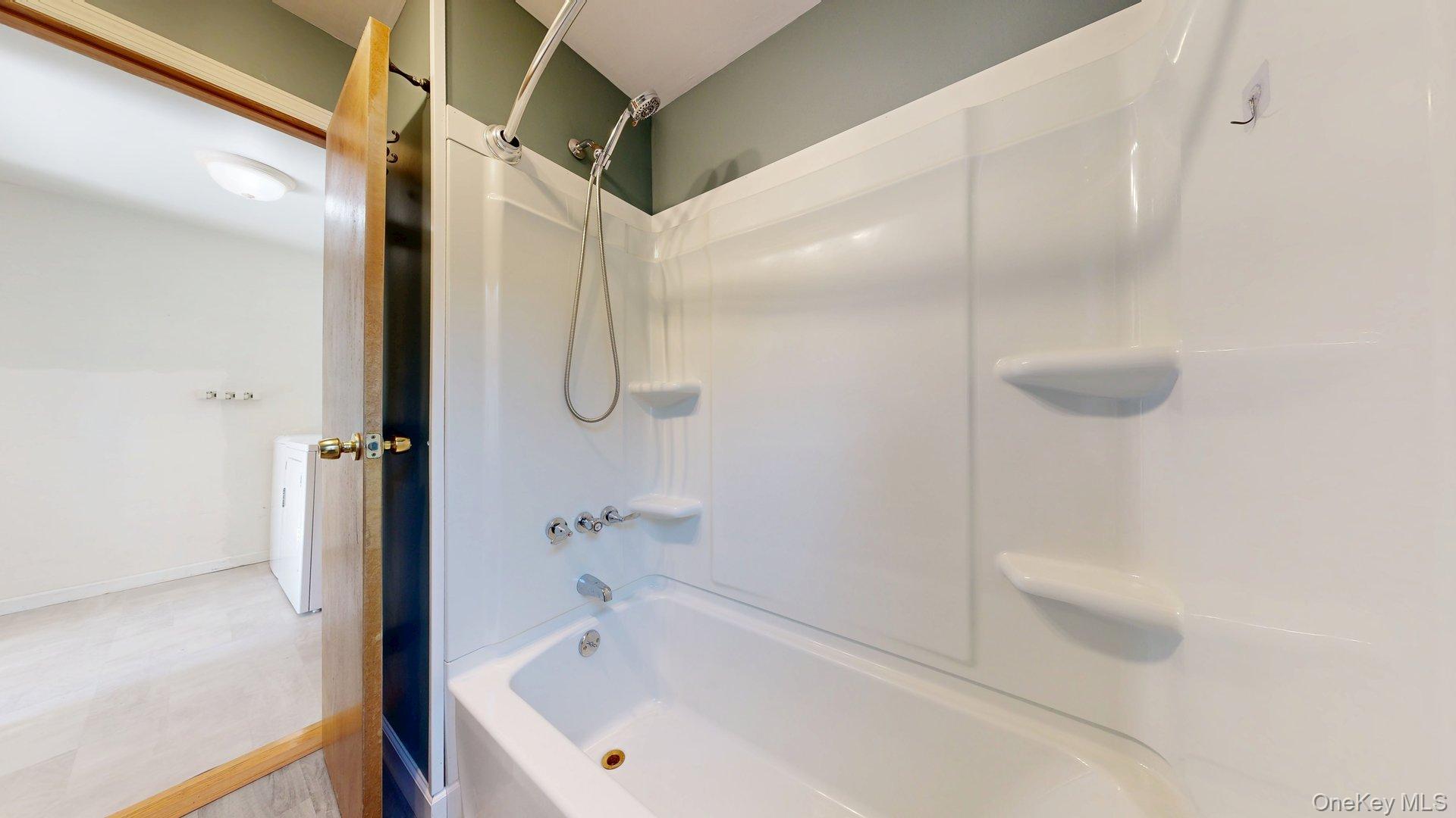 Center Moriches, New York, 11934, United States, 3 Bedrooms Bedrooms, ,1 BathroomBathrooms,Residential,For Sale,1990243