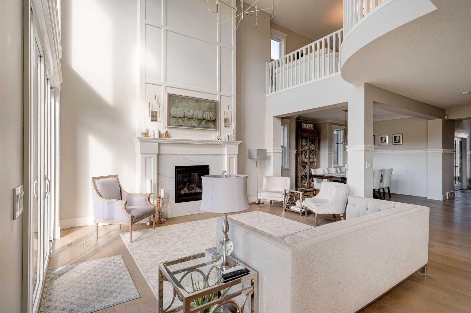 CALGARY, Alberta, T2X 2E1, CA, 4 Bedrooms Bedrooms, ,3 BathroomsBathrooms,Residential,For Sale,1987816