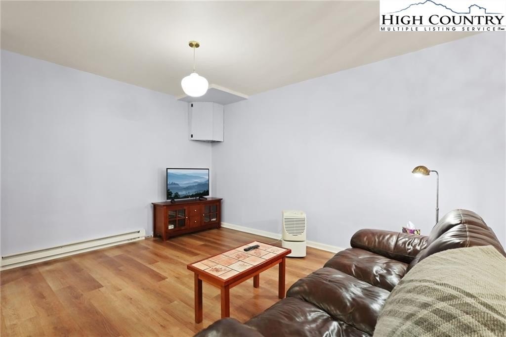 Boone, North Carolina, 28607, United States, 3 Bedrooms Bedrooms, ,3 BathroomsBathrooms,Residential,For Sale,1974866