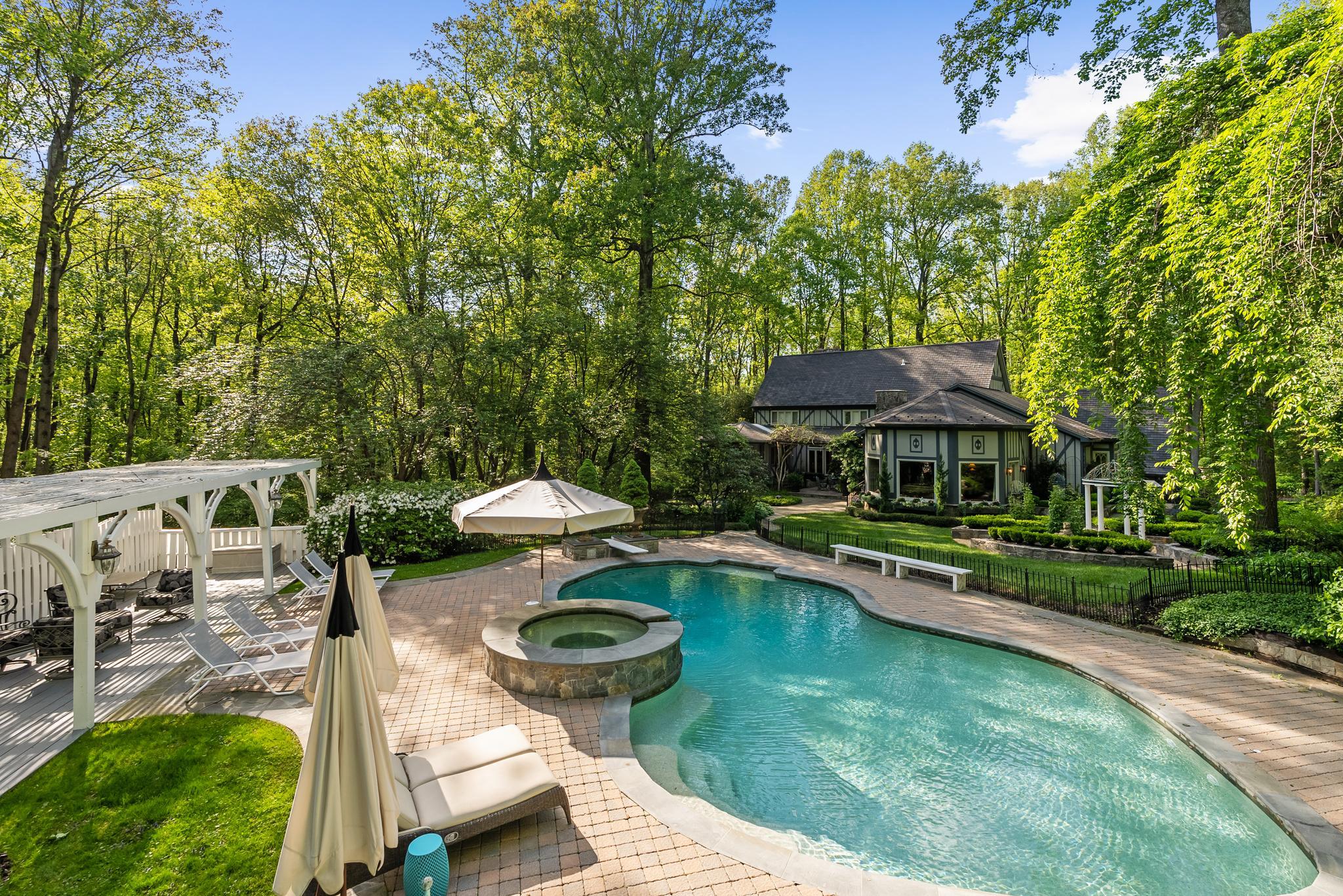  10205 Cedar Pond Drive, Vienna, VA, 22182 - 物件實景