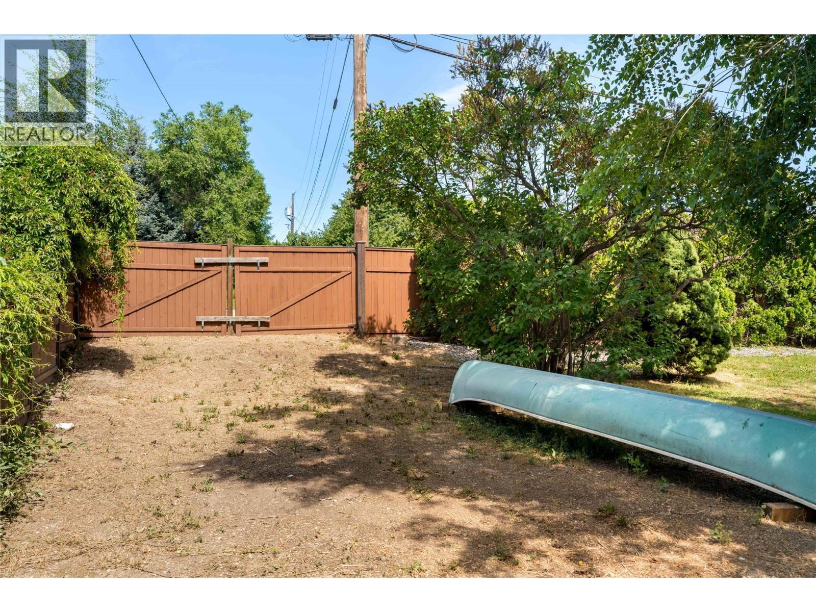 KELOWNA, British Columbia, V1V 1S9, CA, 4 Bedrooms Bedrooms, ,3 BathroomsBathrooms,Residential,For Sale,1895438