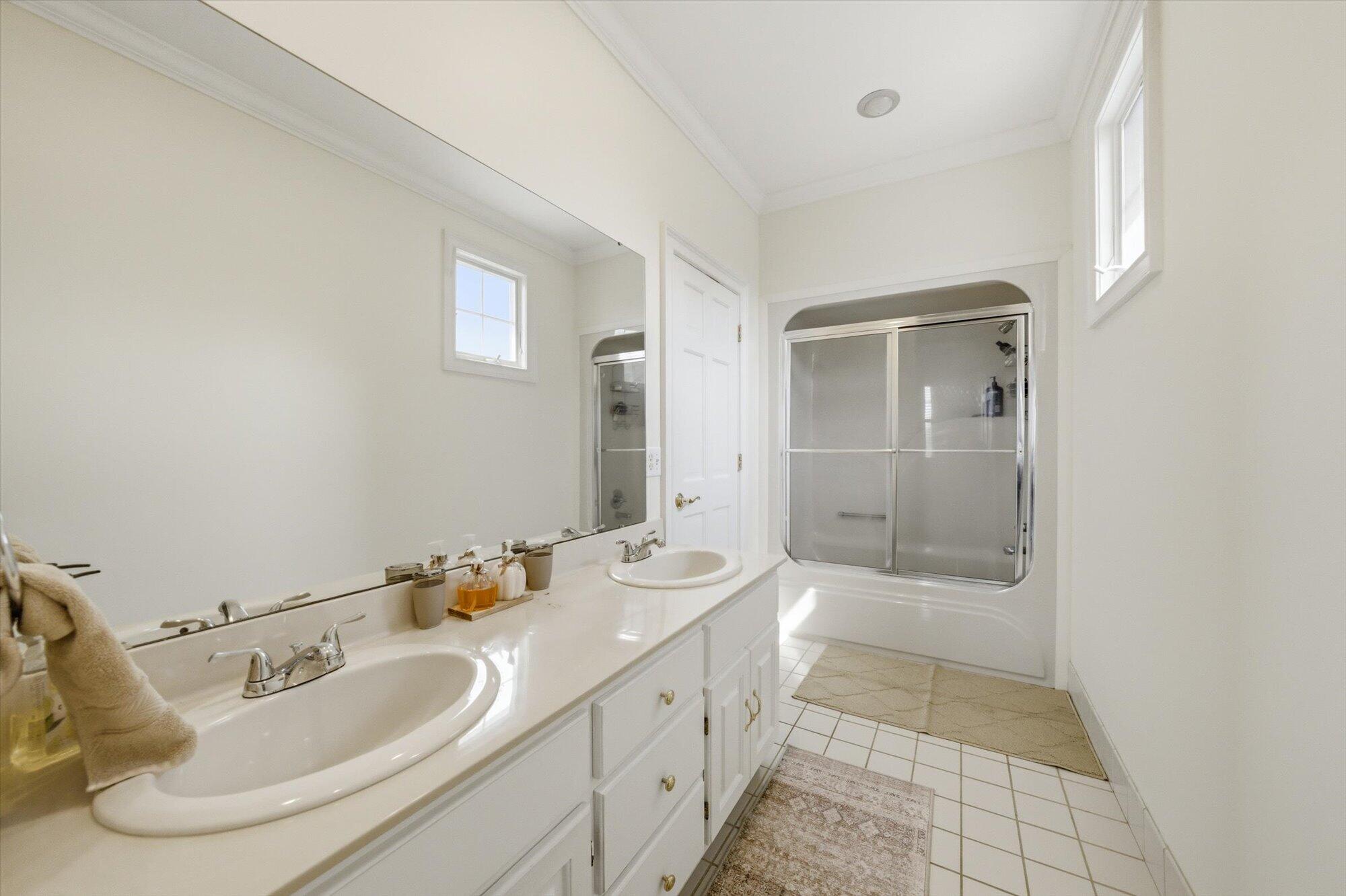 Athens, Tennessee, 37303, United States, 4 Bedrooms Bedrooms, ,4 BathroomsBathrooms,Residential,For Sale,2031458