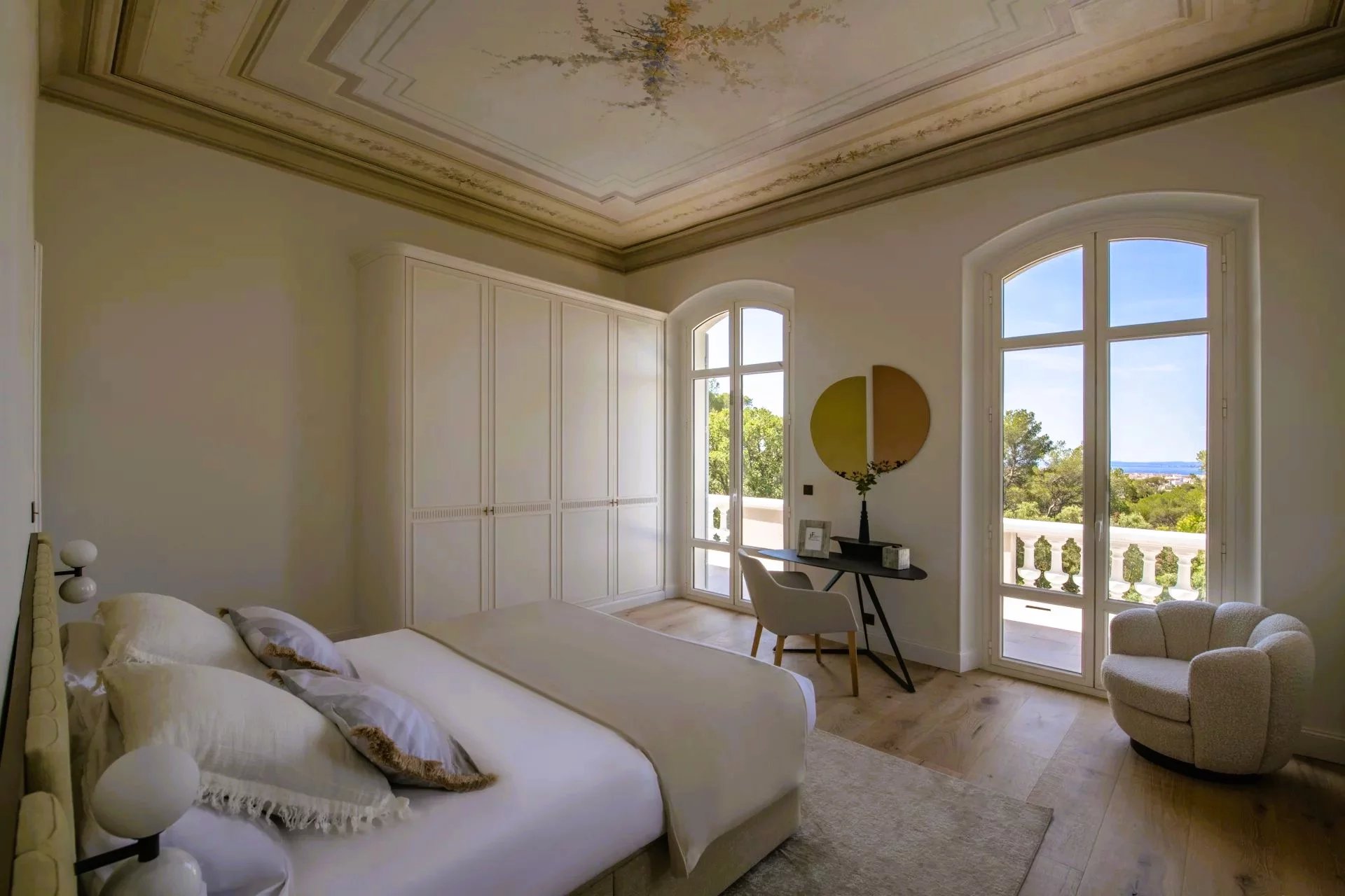 Saint-Raphaël, Provence-Alpes-Côte d’Azur, 83700, FR, 5 Bedrooms Bedrooms, ,Residential,For Sale,1994544