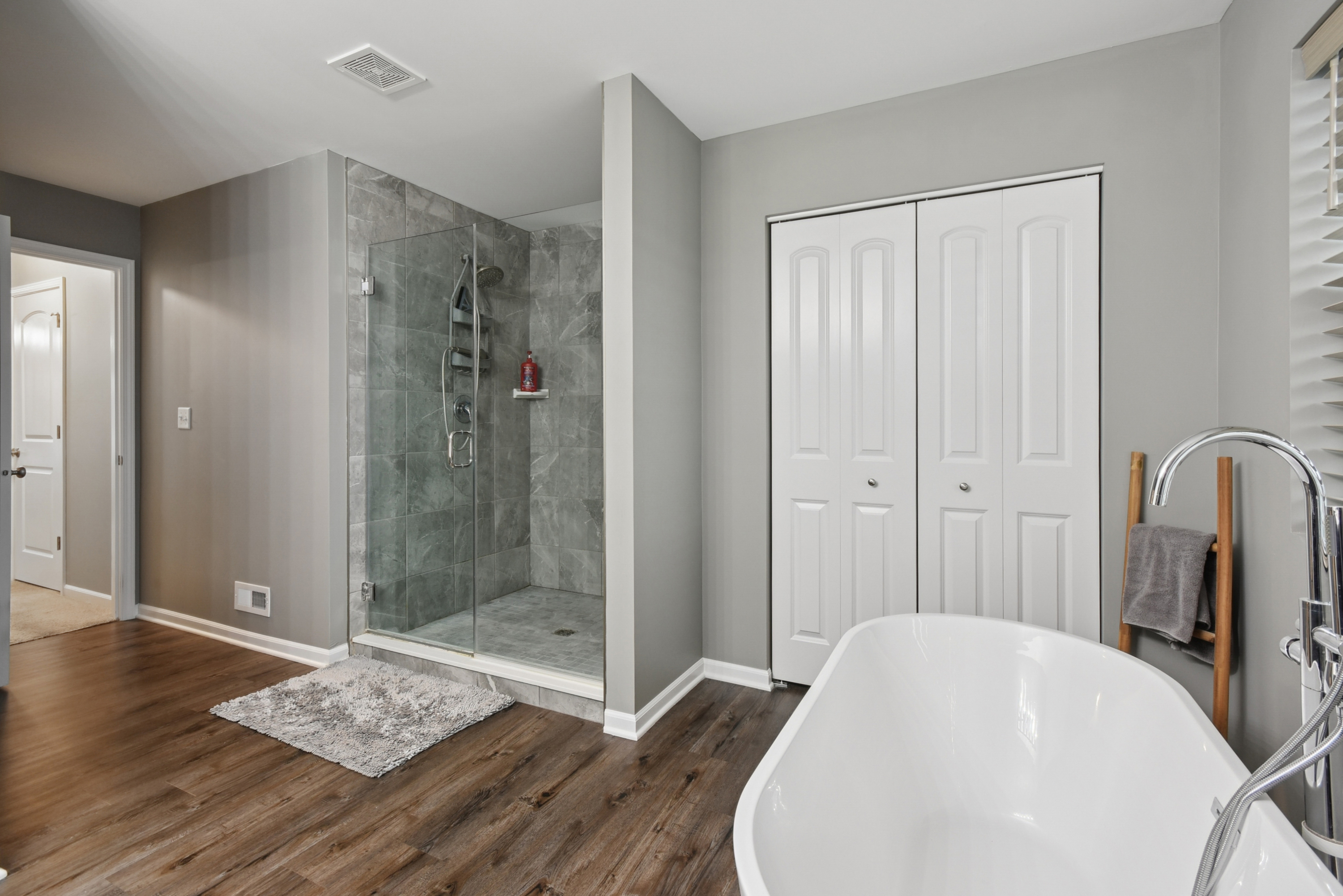 Channahon, Illinois, 60410, United States, 4 Bedrooms Bedrooms, ,3 BathroomsBathrooms,Residential,For Sale,1996655